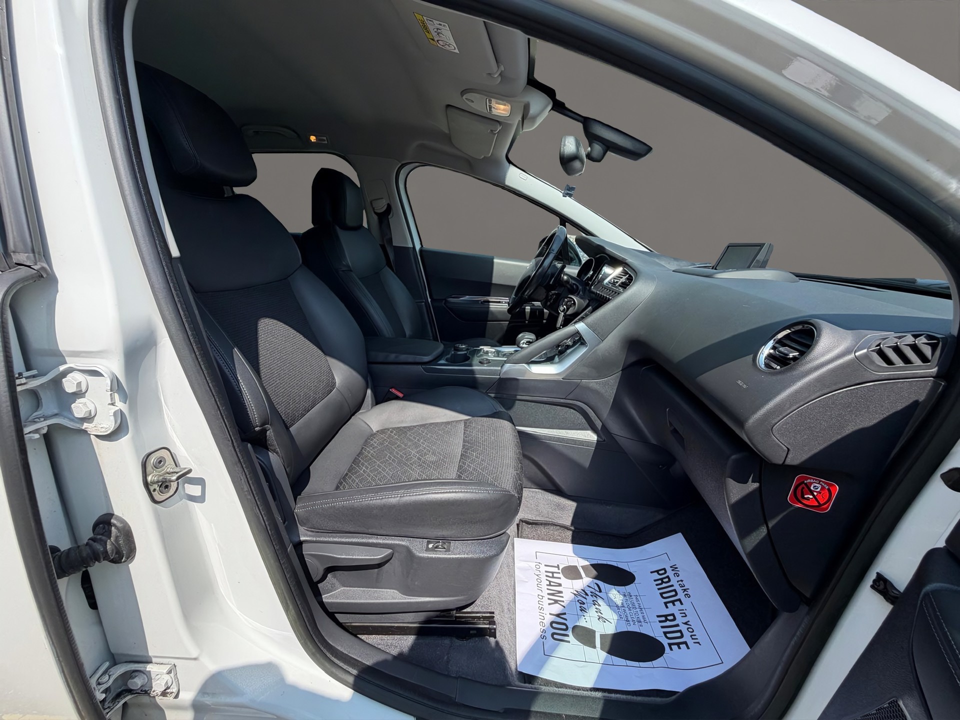 PEUGEOT 3008 HYbrid4 2.0 HDI ETG6-image-13