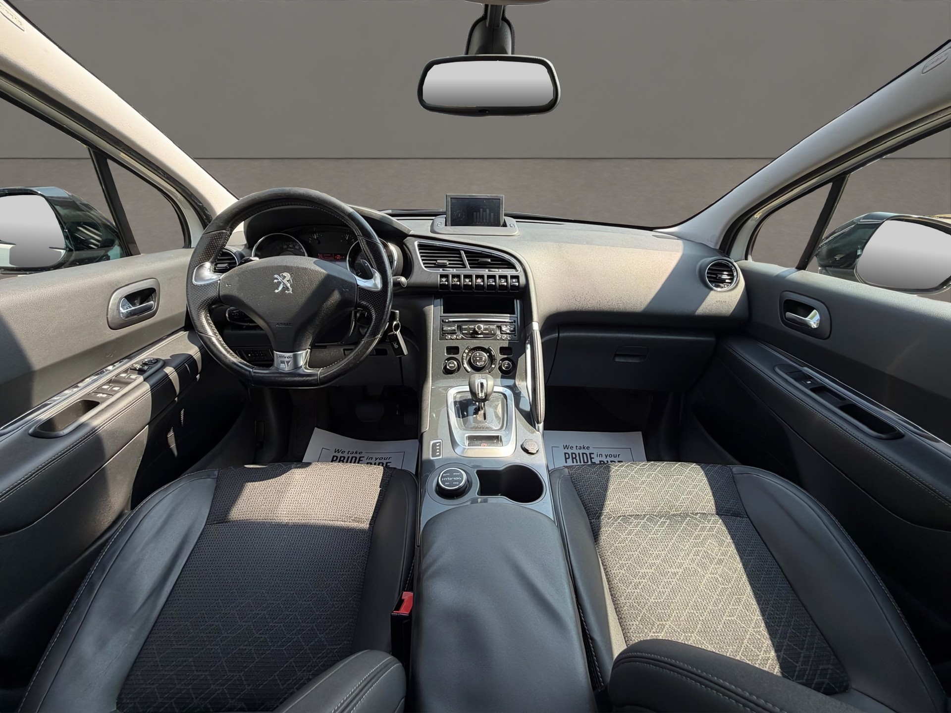 PEUGEOT 3008 HYbrid4 2.0 HDI ETG6-image-10