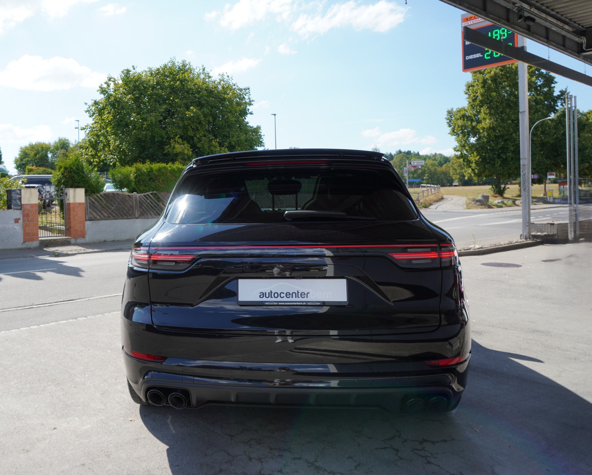 PORSCHE Cayenne Turbo-image-4