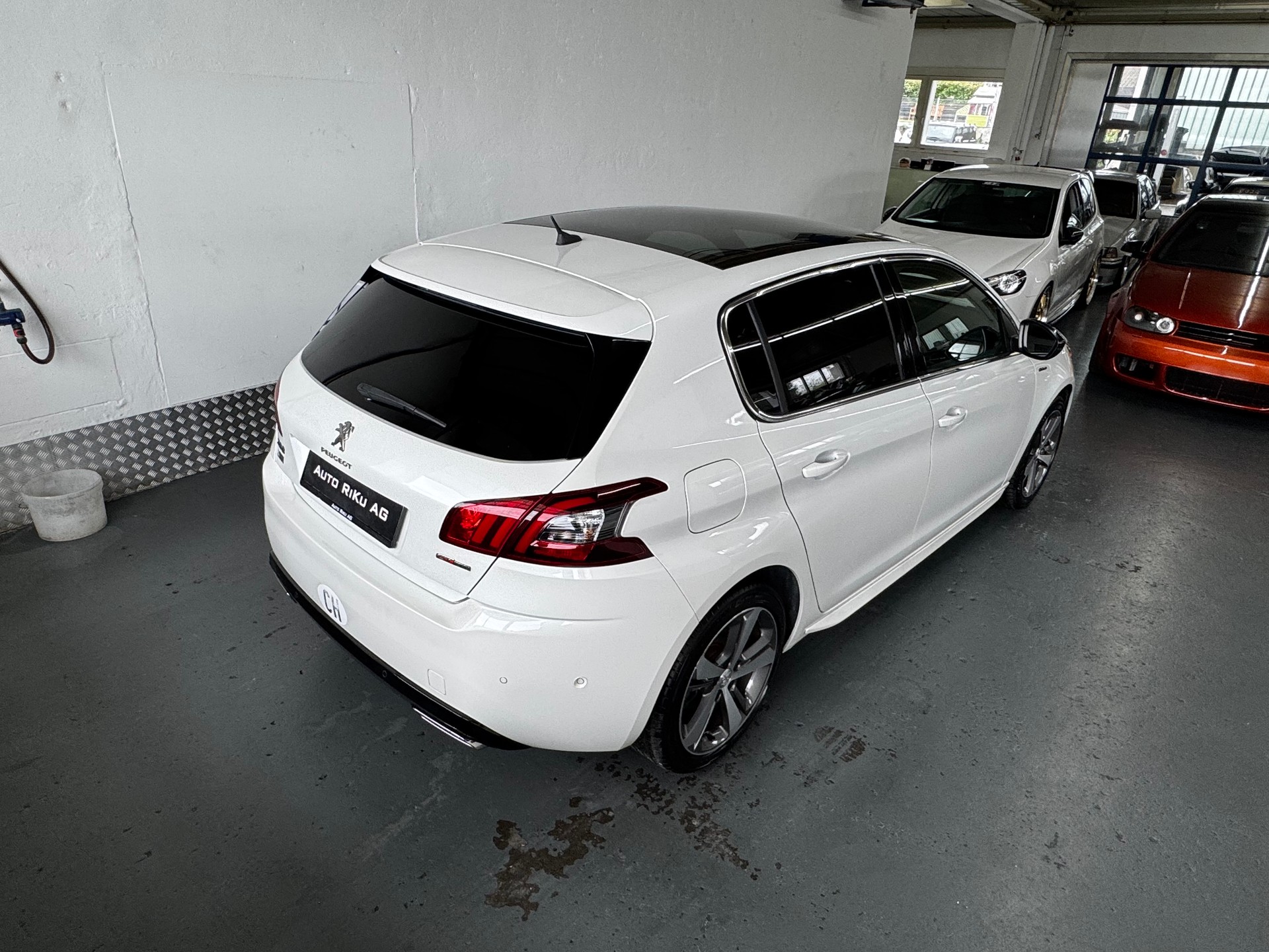 PEUGEOT 308 1.2 Pure Tech GT Line EAT6-image-9