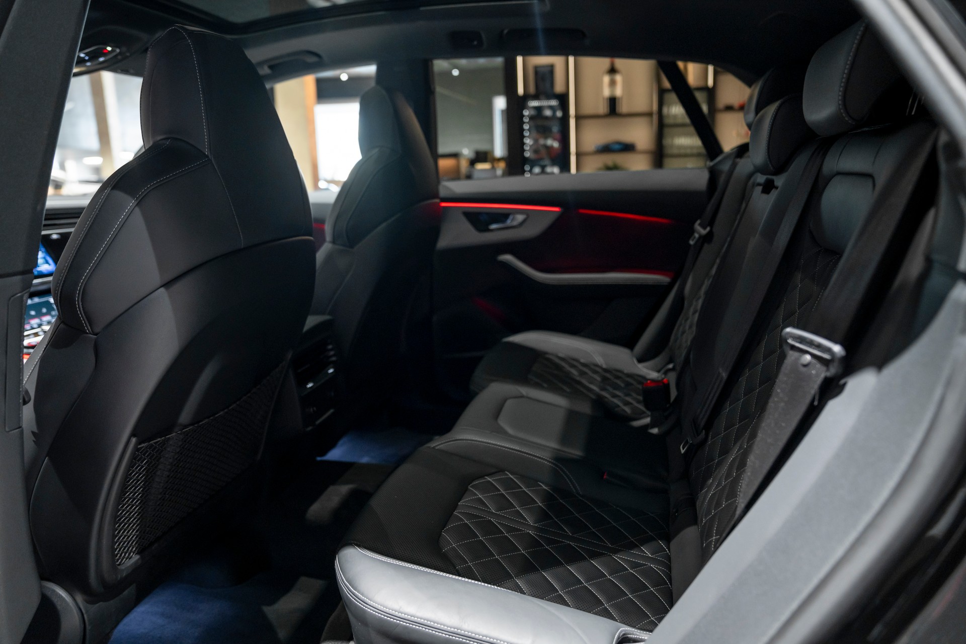 AUDI SQ8 SUV TFSI quattro tiptronic-image-17