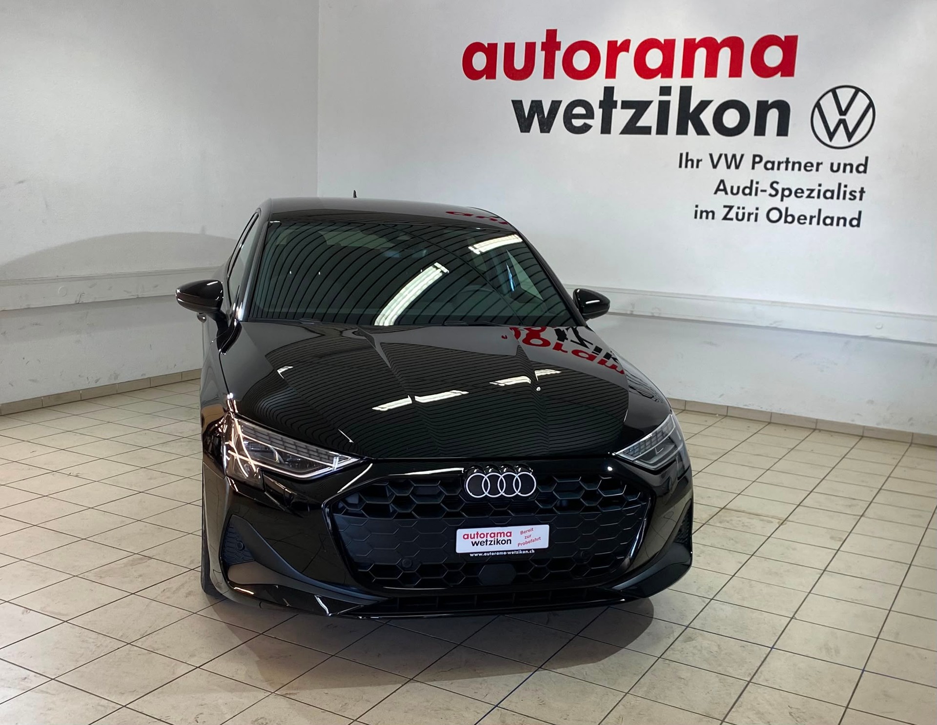 AUDI A3 Sportback 35 TFSI Attraction S-tronic-showroom-element-1