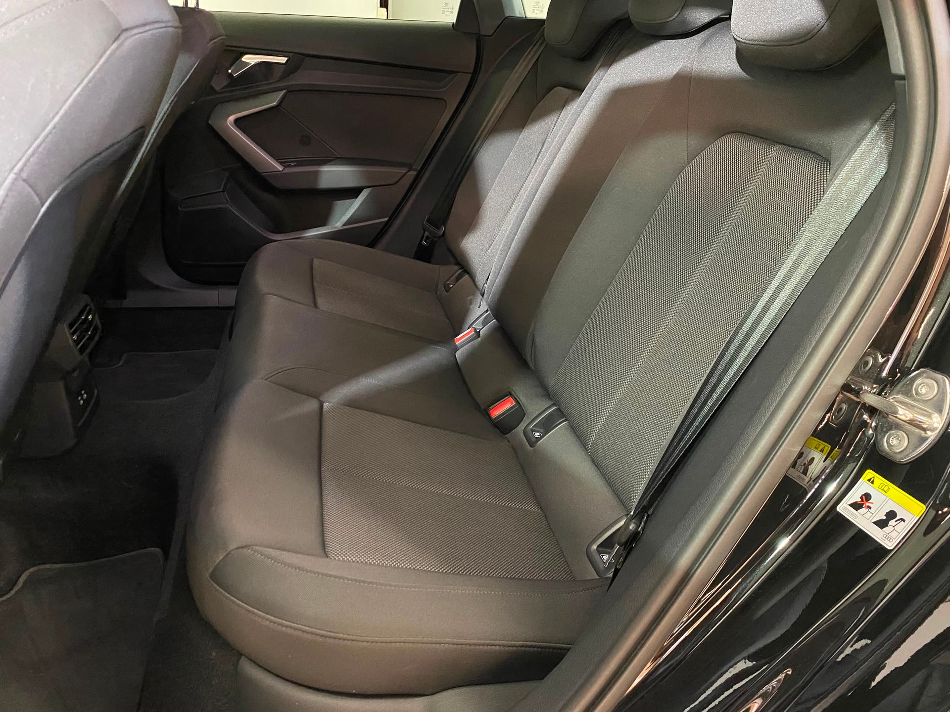 AUDI A3 Sportback 35 TFSI Attraction S-tronic-image-7