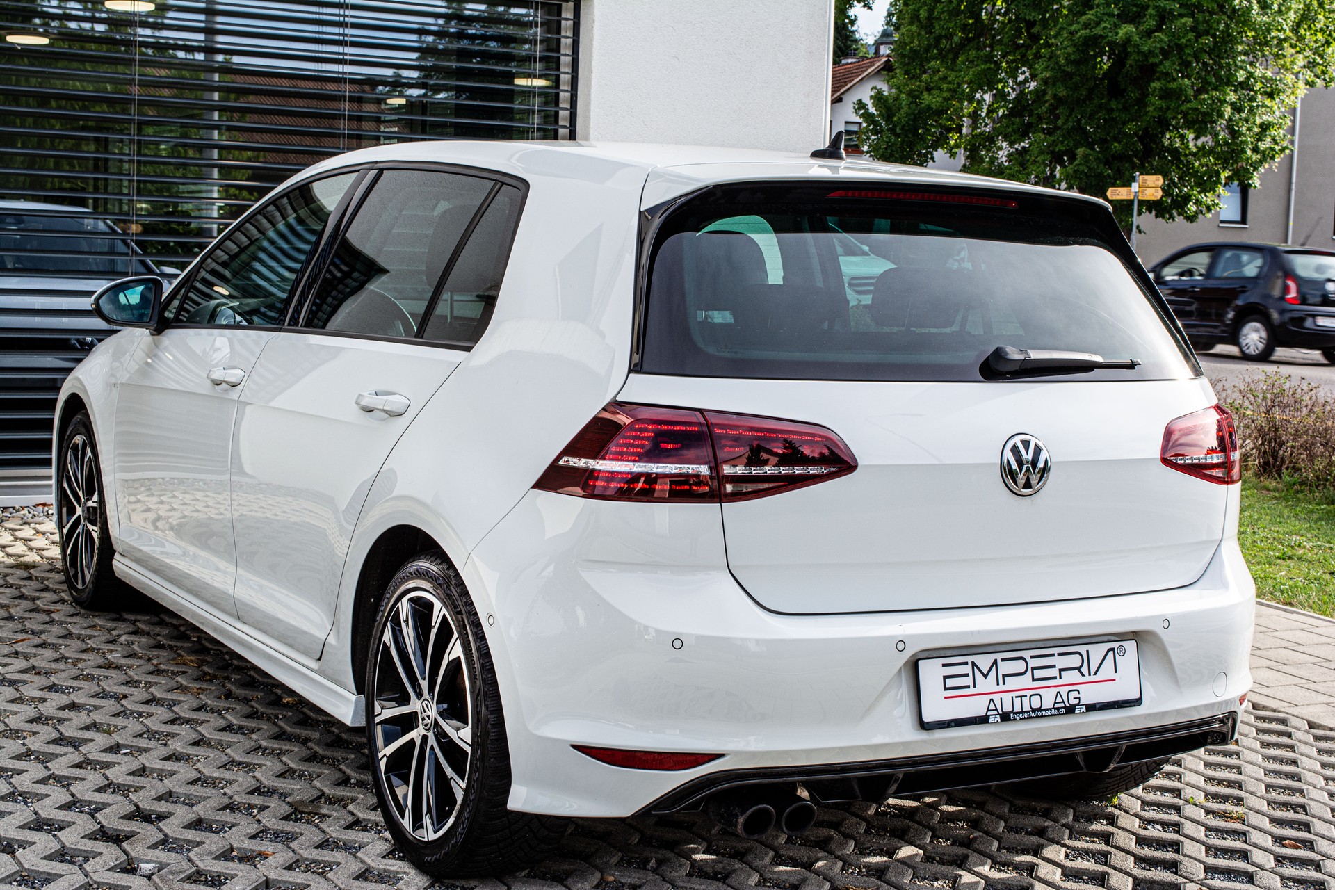 VW Golf 1.4 TSI R-Line Design DSG-image-11