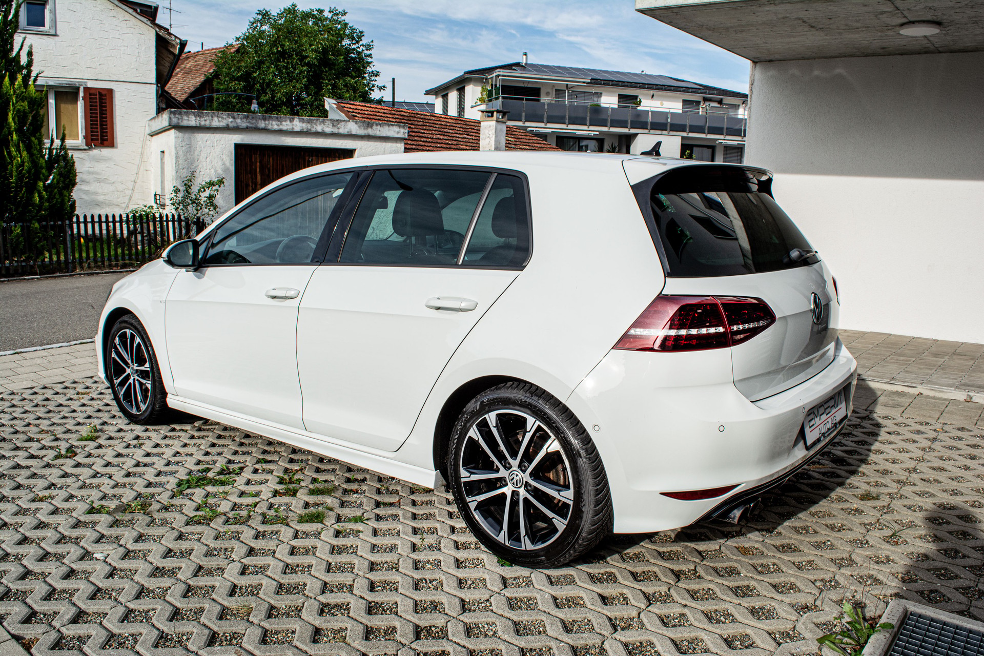 VW Golf 1.4 TSI R-Line Design DSG-image-8