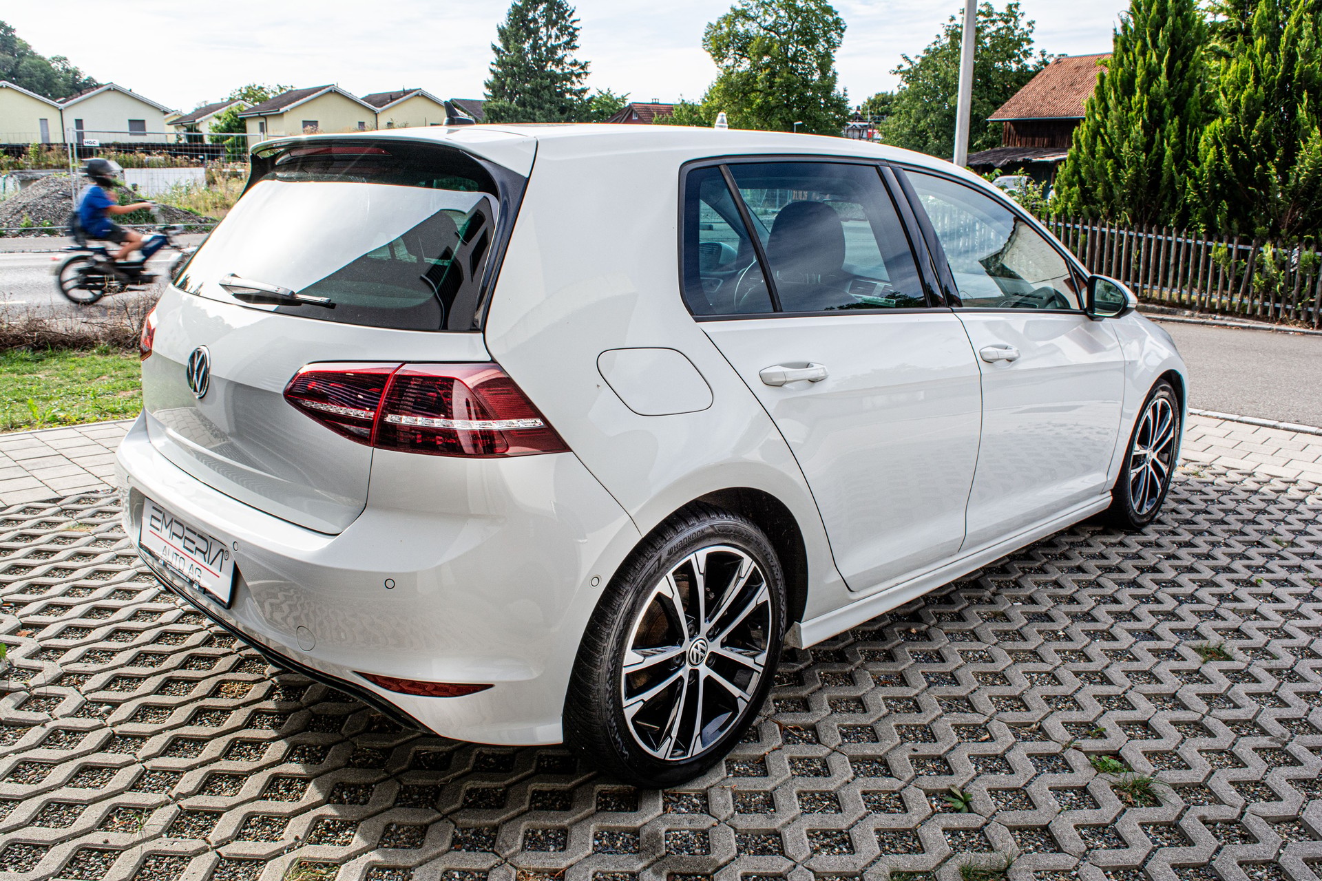 VW Golf 1.4 TSI R-Line Design DSG-image-9