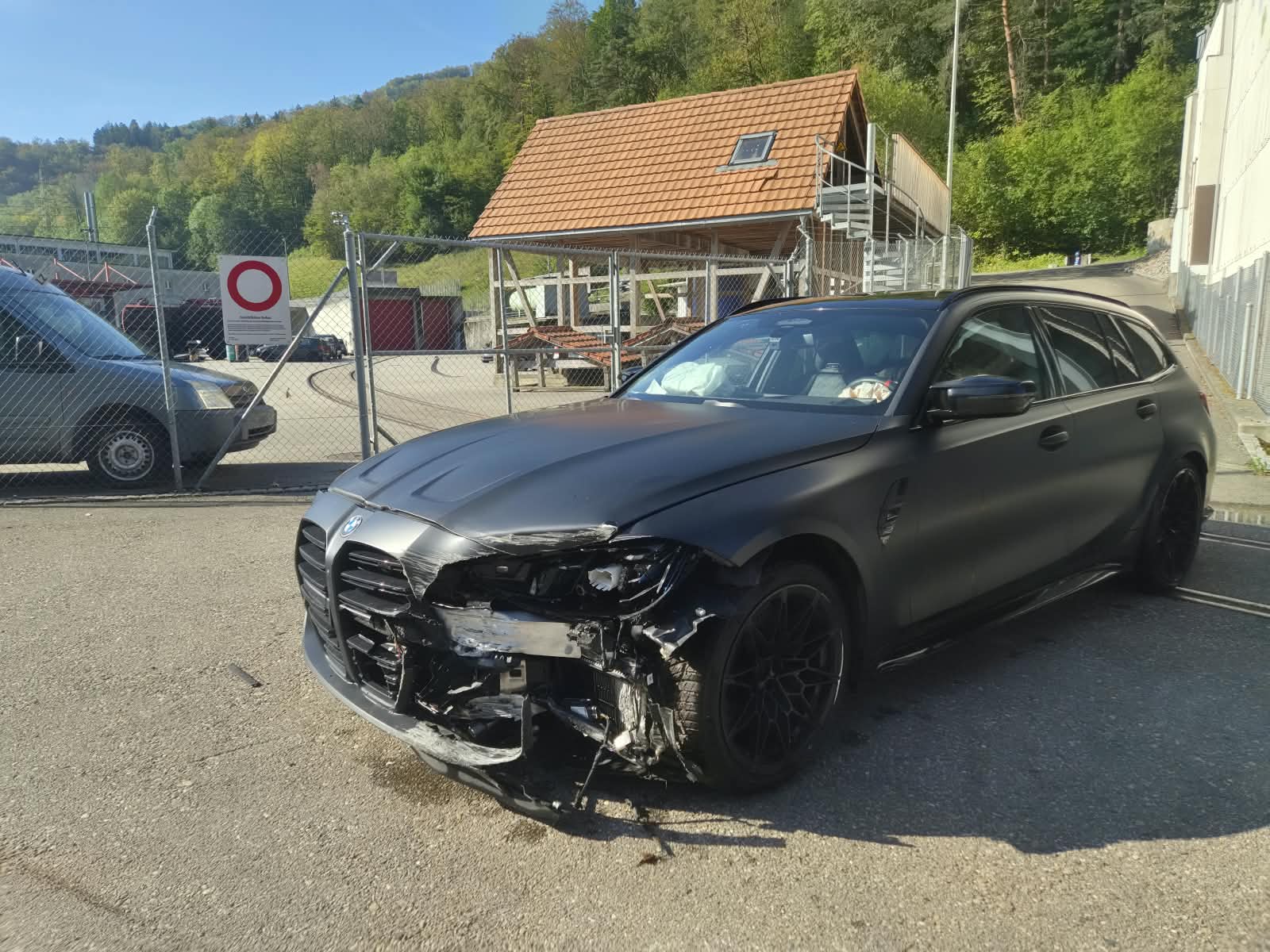 BMW M3 Touring xDrive Competition M-showroom-element-3