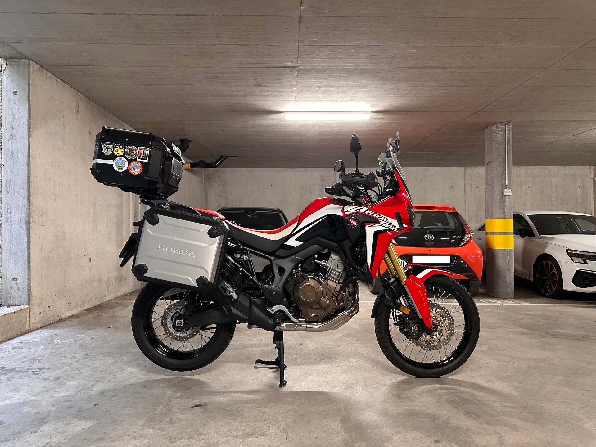 HONDA CRF 1000A Africa Twin-image-5
