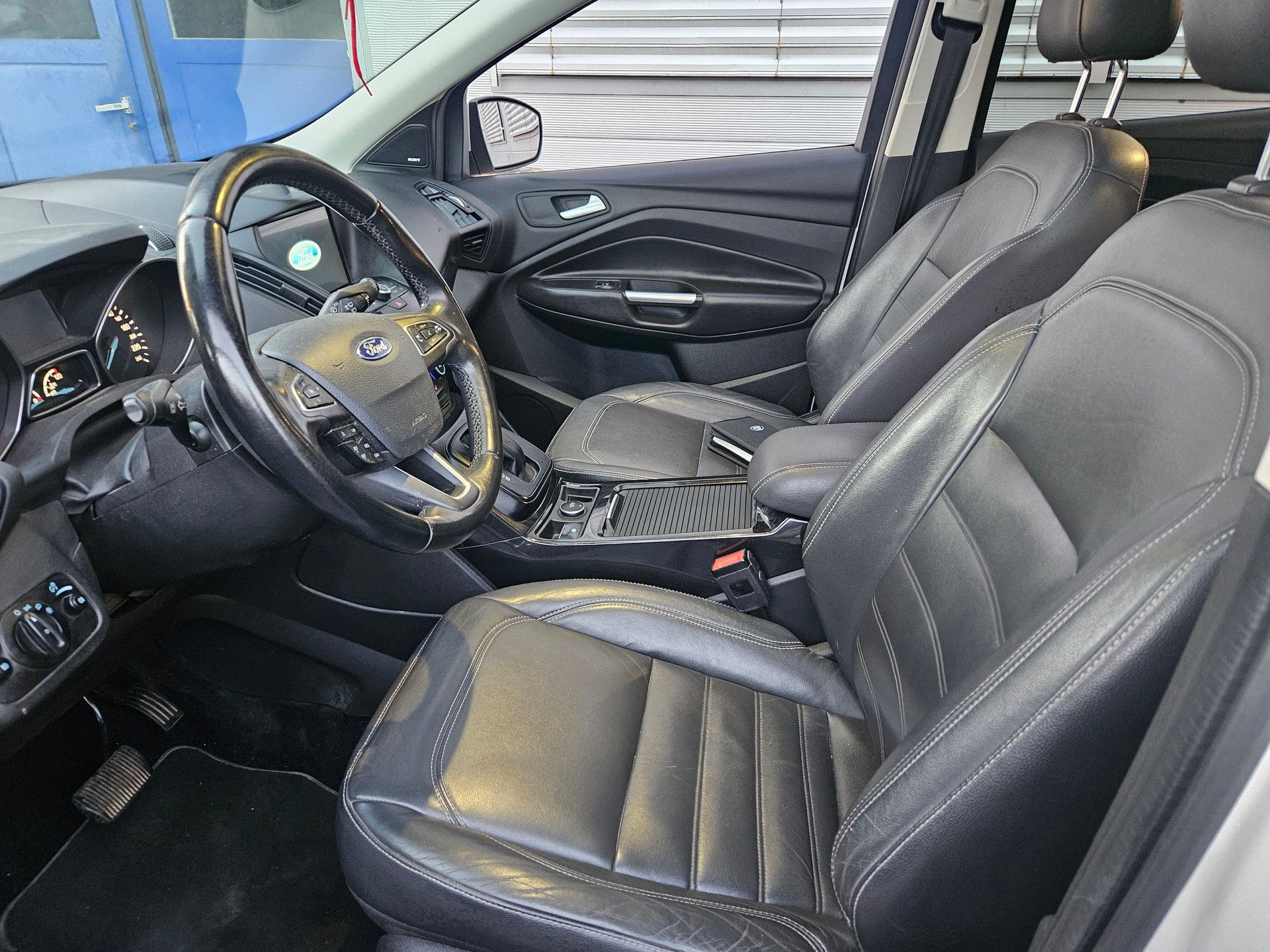 FORD Kuga 2.0 TDCi Titanium 4WD PowerShift-image-7