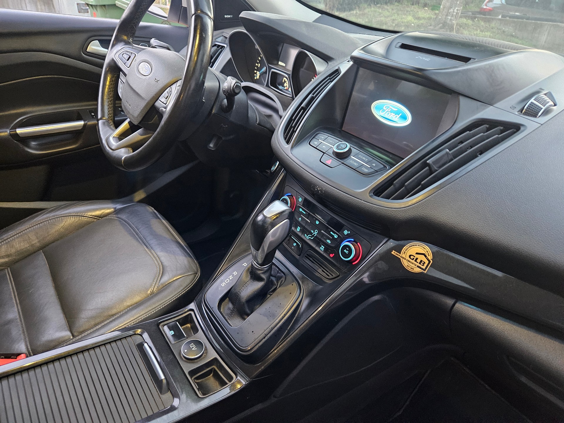 FORD Kuga 2.0 TDCi Titanium 4WD PowerShift-image-15