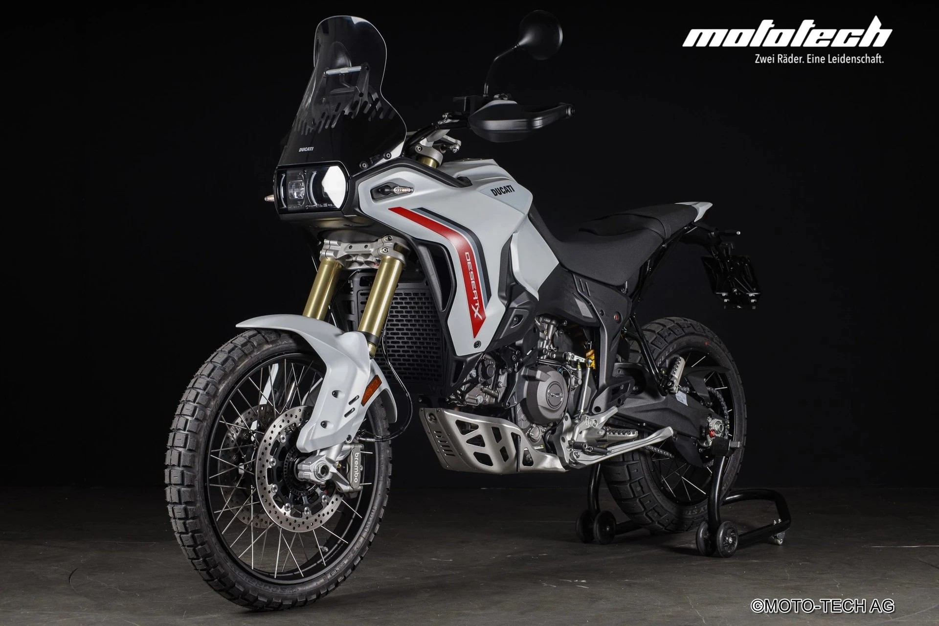 DUCATI Desert X-image-4