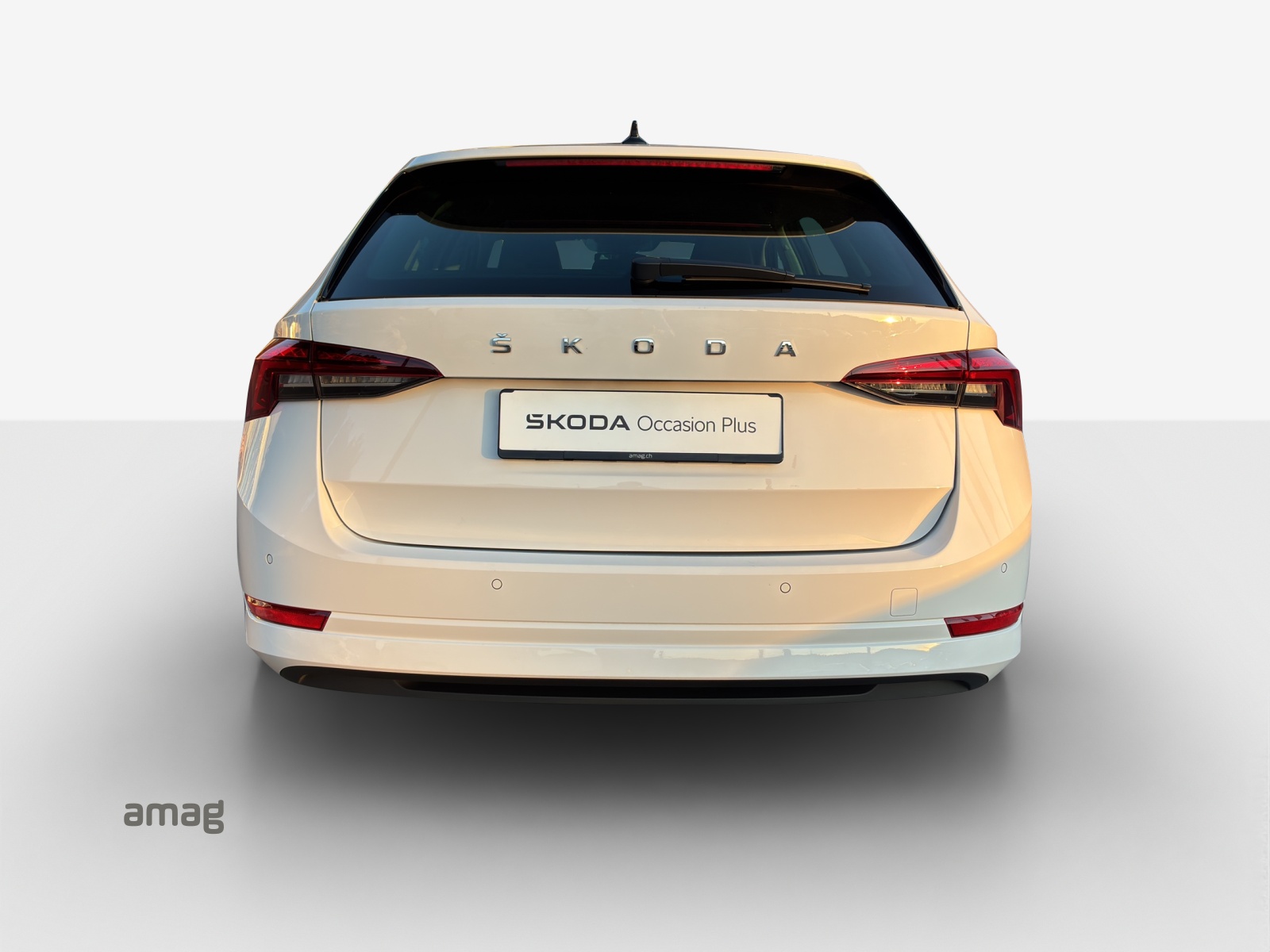 SKODA Octavia Combi 2.0 TDI DSG Ambition-showroom-element-3