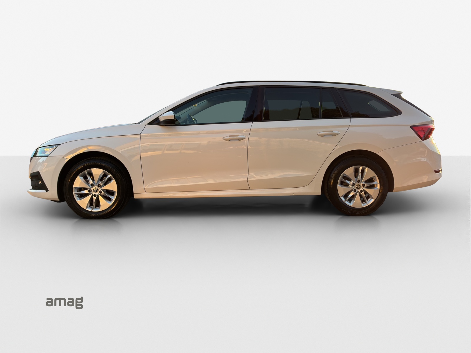 SKODA Octavia Combi 2.0 TDI DSG Ambition-showroom-element-1