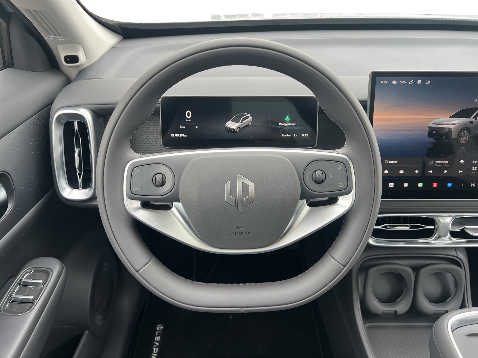 LEAPMOTOR B10 EV-image-6