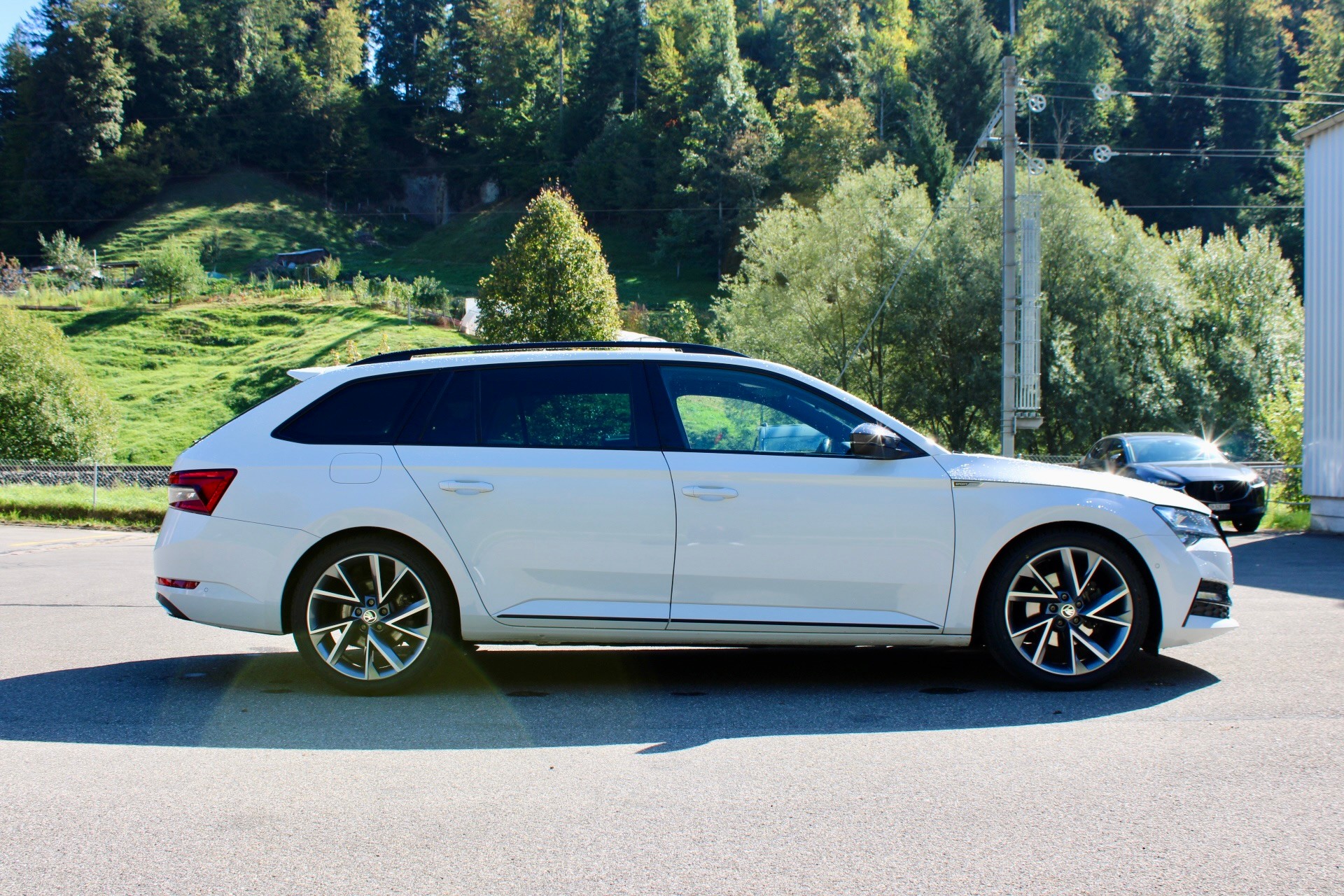 SKODA Superb Combi 2.0 TDi SportLine 4x4 DSG-showroom-element-3