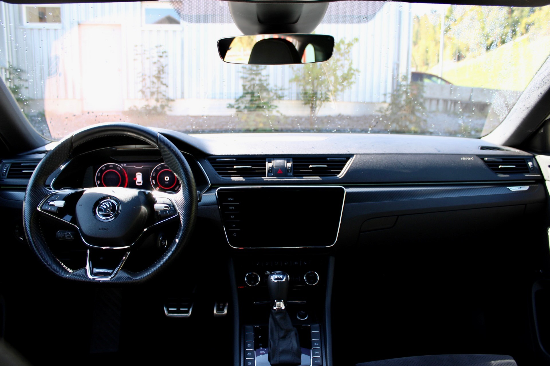 SKODA Superb Combi 2.0 TDi SportLine 4x4 DSG-image-10