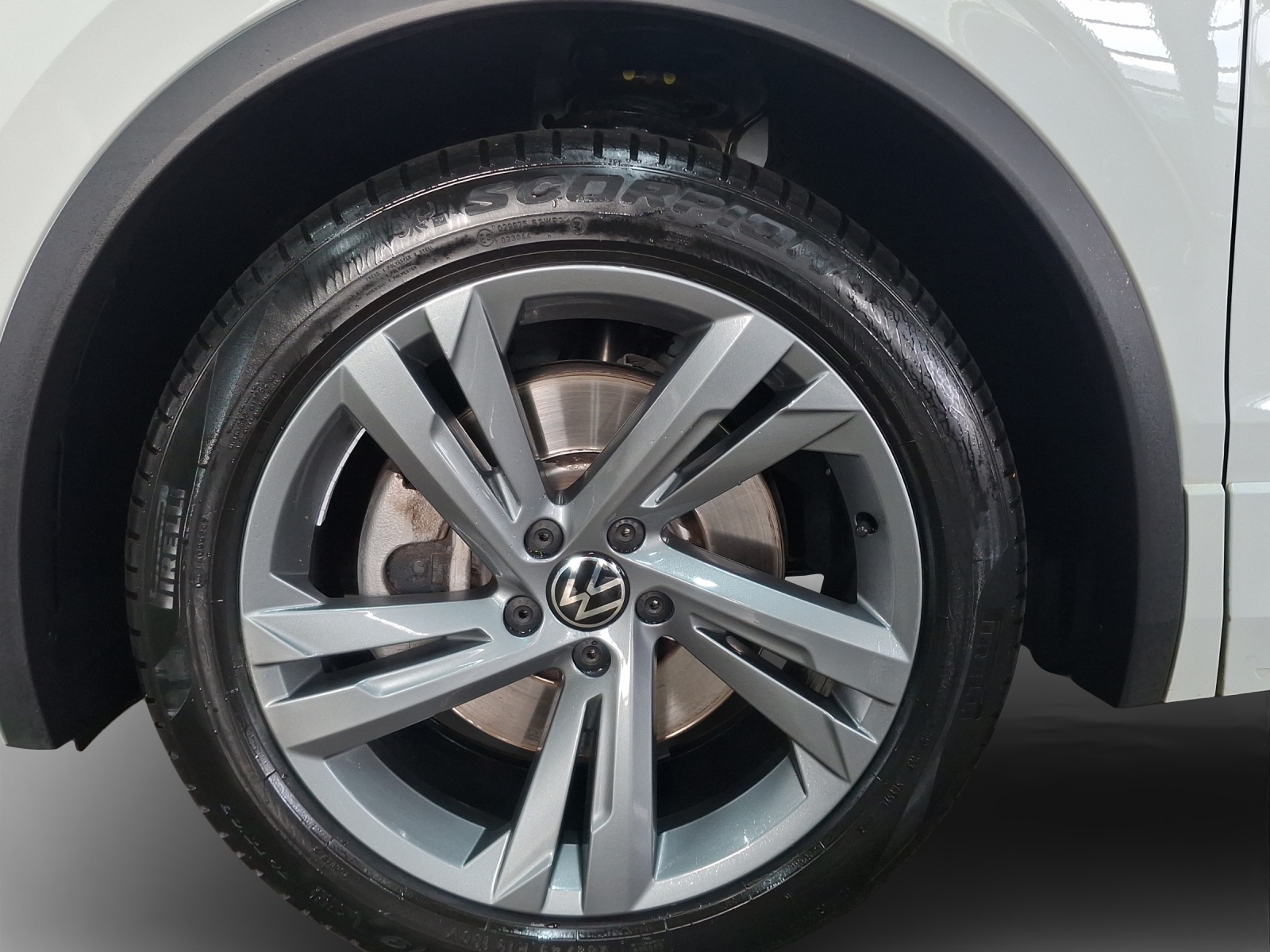 VW Tiguan 2.0TSI R-Line 4Motion DSG-image-14