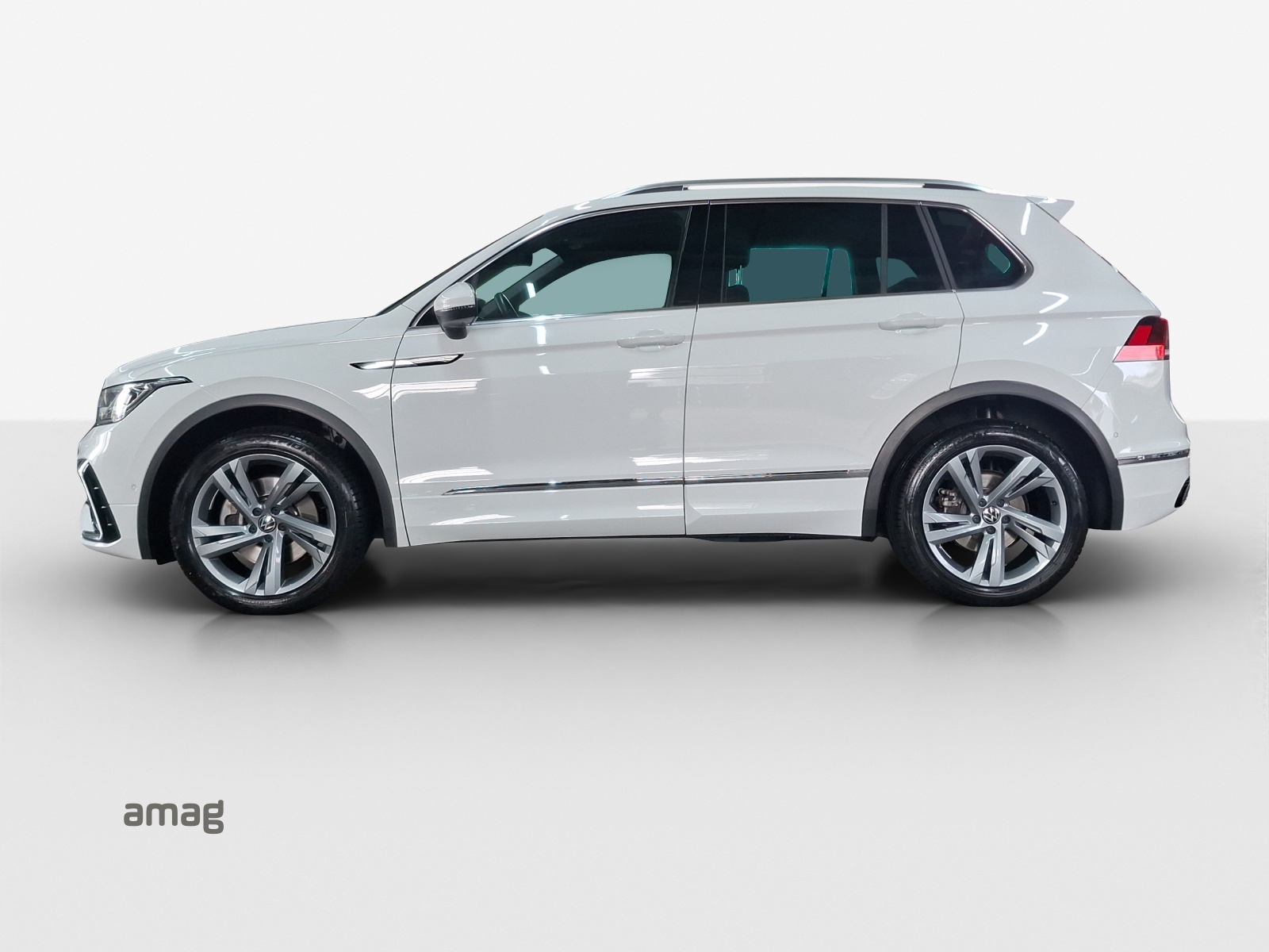 VW Tiguan 2.0TSI R-Line 4Motion DSG-showroom-element-1