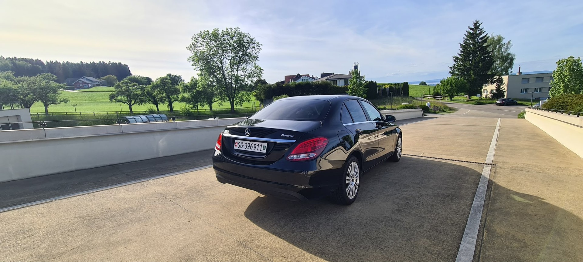 MERCEDES-BENZ C 200 Exclusive 4Matic 7G-Tronic-showroom-element-2
