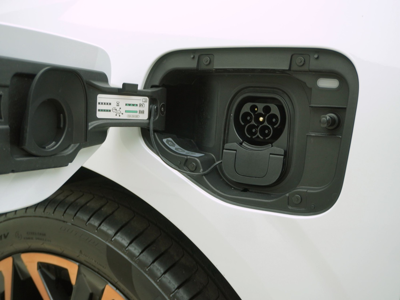 CUPRA Terramar 1.5 DSG e-Plug-in-HYBRID VZ **Cupra Werksgarantie bis 06/2030**-image-7