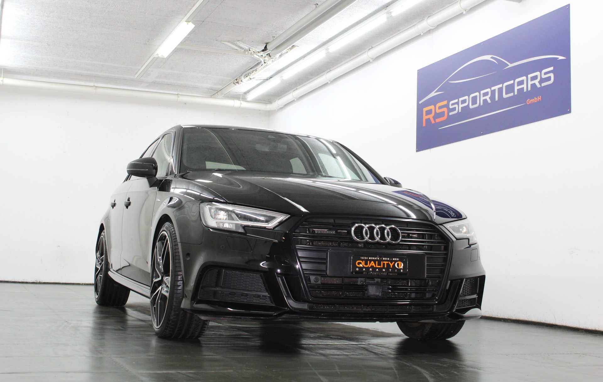 AUDI A3 Sportback 40 TFSI Sport Attraction quattro S-tronic S line Plus Sportpaket / CH-Fahrzeug-showroom-element-1