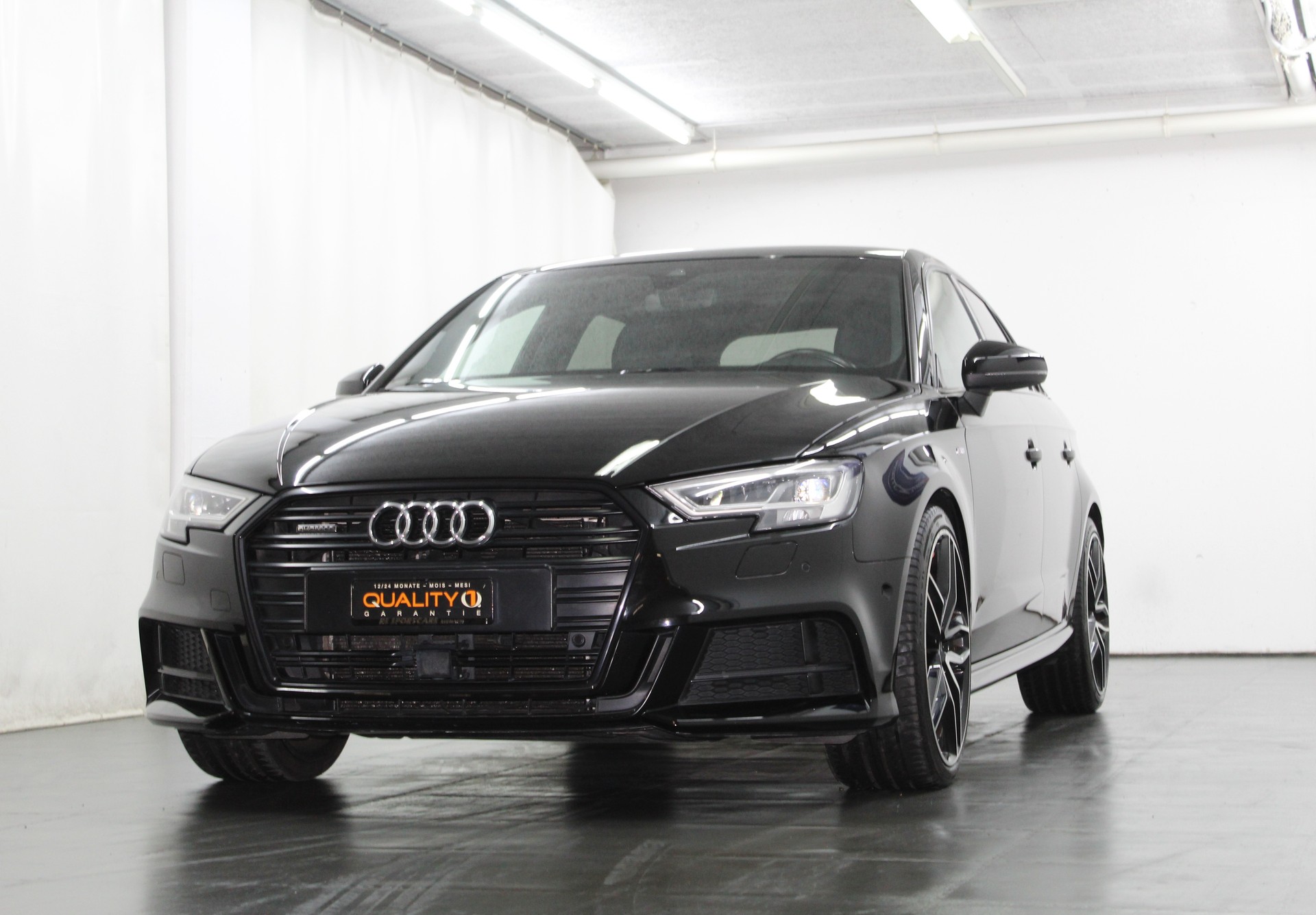 AUDI A3 Sportback 40 TFSI Sport Attraction quattro S-tronic S line Plus Sportpaket / CH-Fahrzeug-showroom-element-3