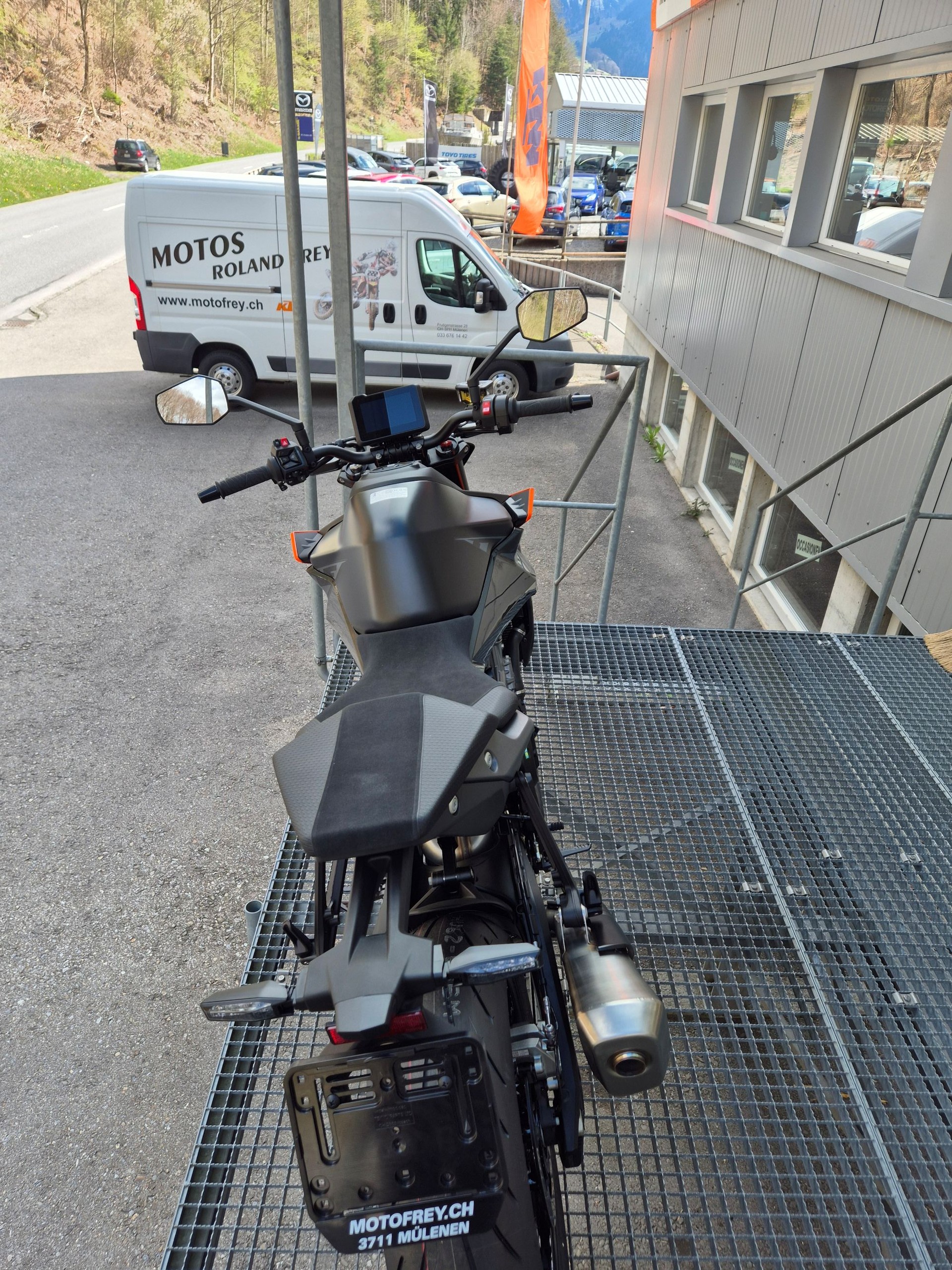 KTM 990 Duke-image-4