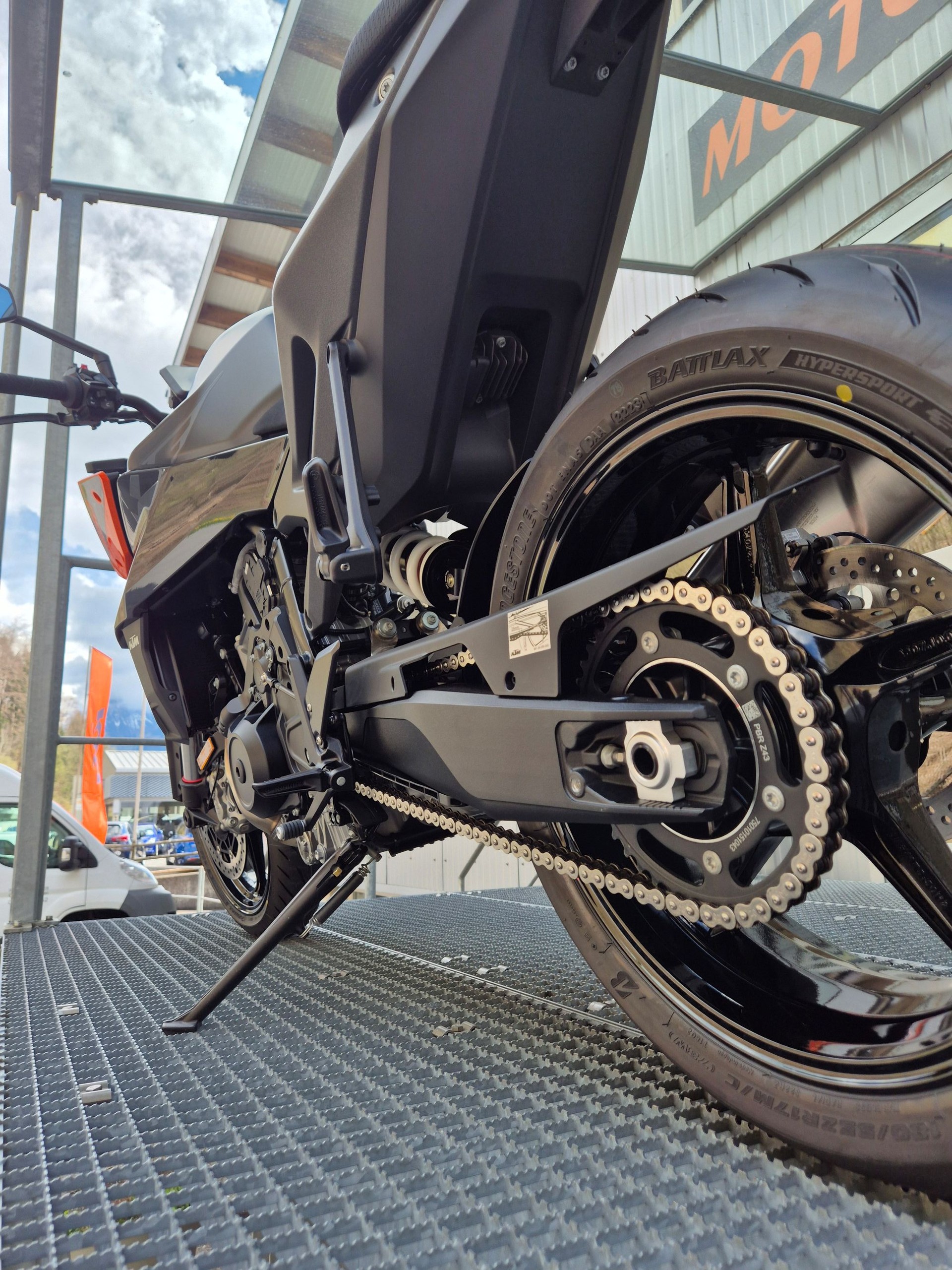 KTM 990 Duke-image-3