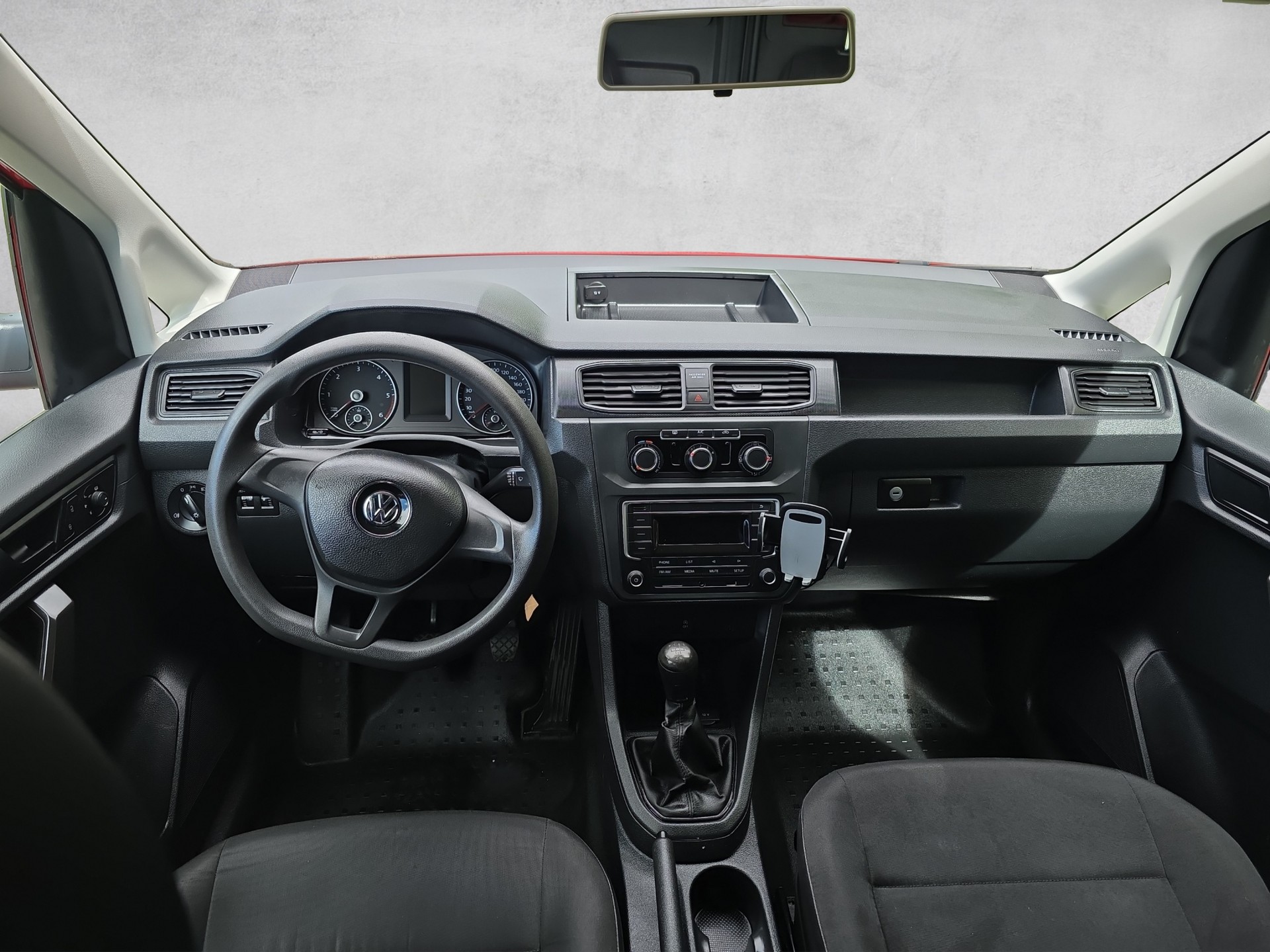 VW Caddy Maxi 2.0TDI BlueMotion Technology-image-6