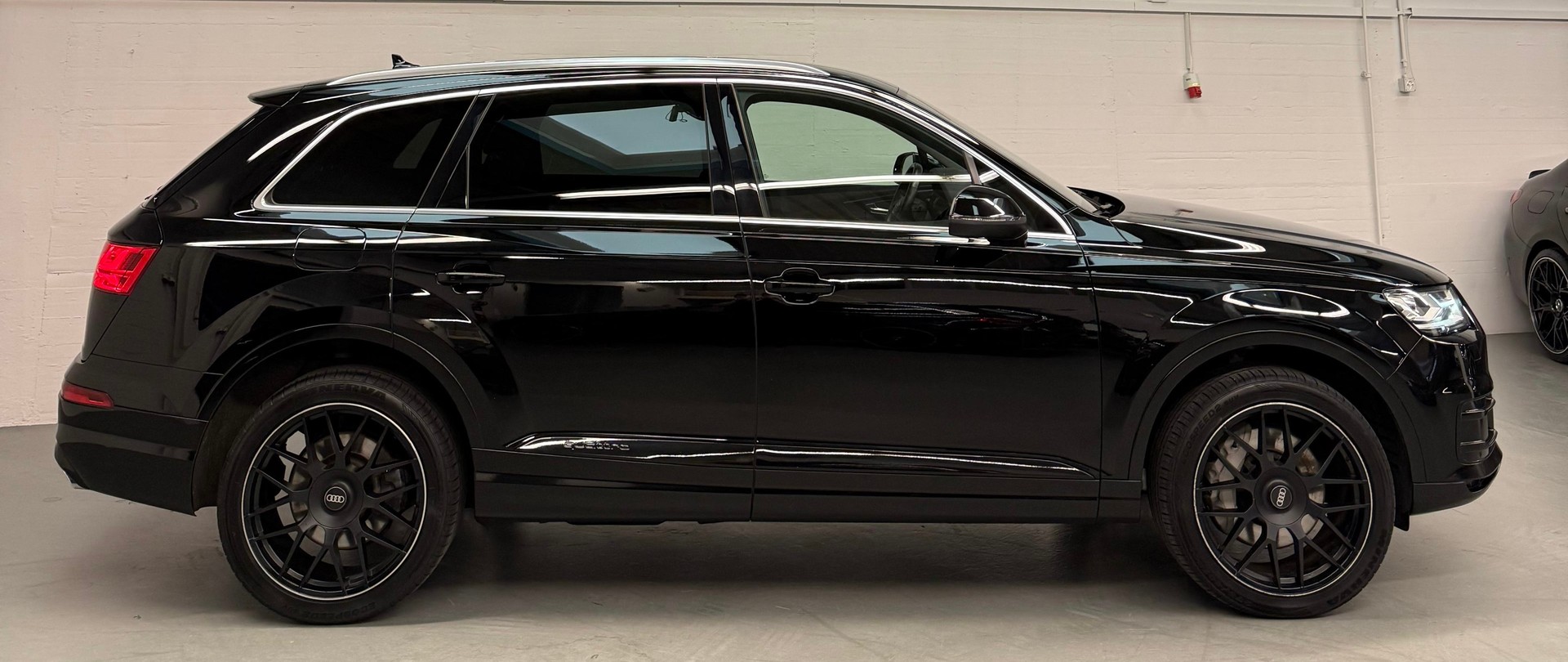 AUDI Q7 50 TDI quattro tiptronic All Black Performance 7Plätzer-showroom-element-2