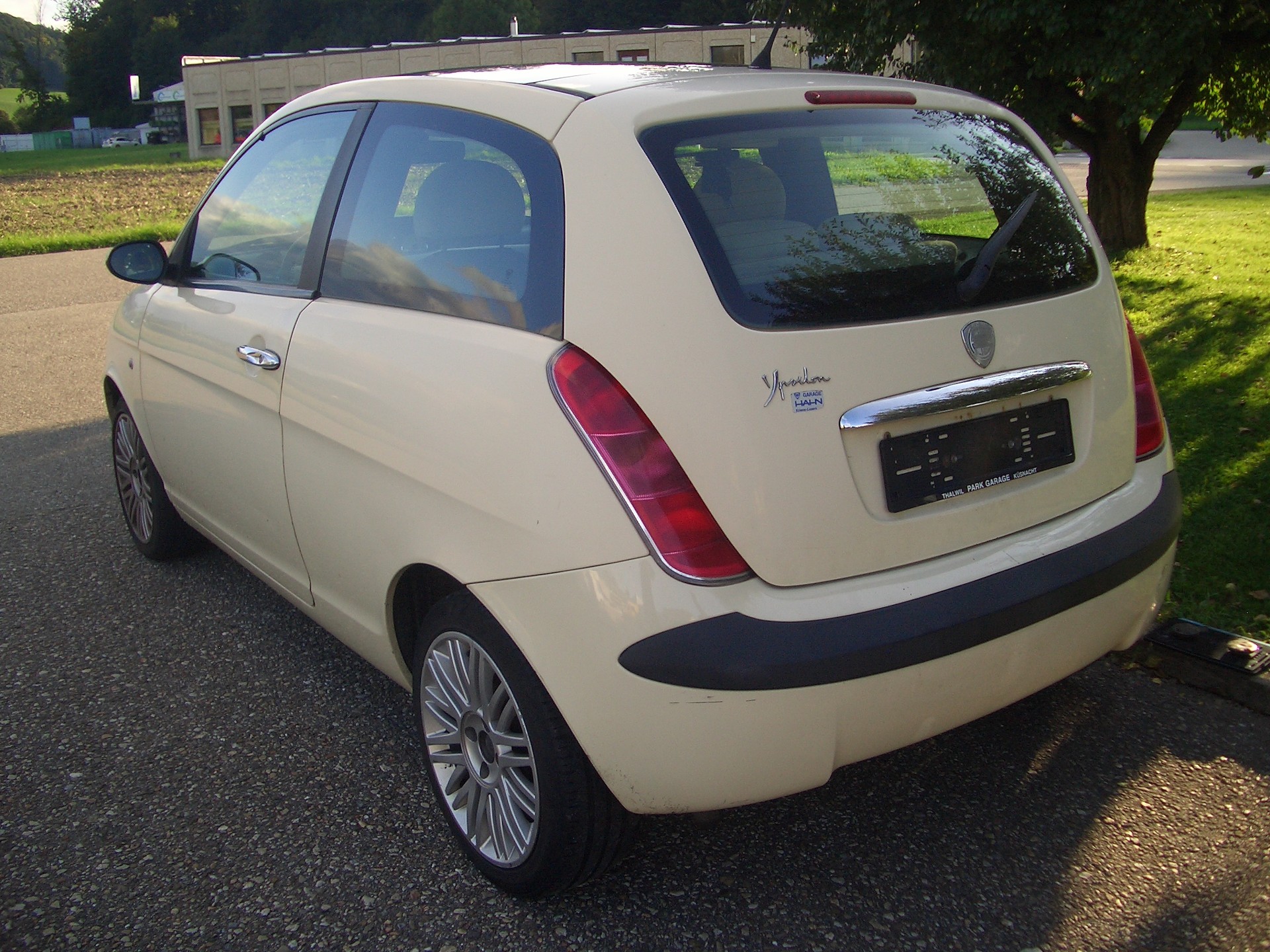 LANCIA Ypsilon 1.4 16V Platino-image-1