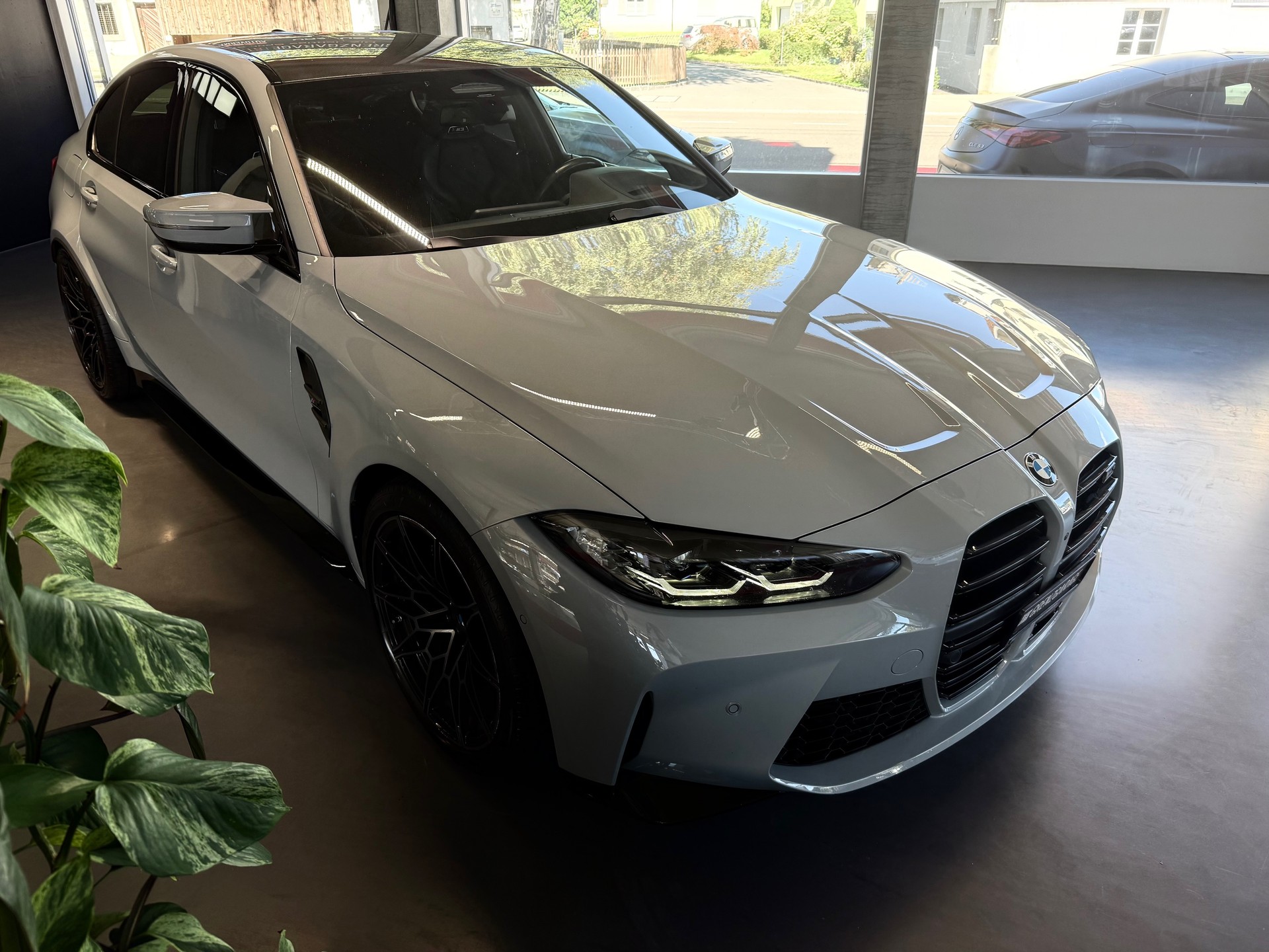 BMW M3 Competition-showroom-element-1