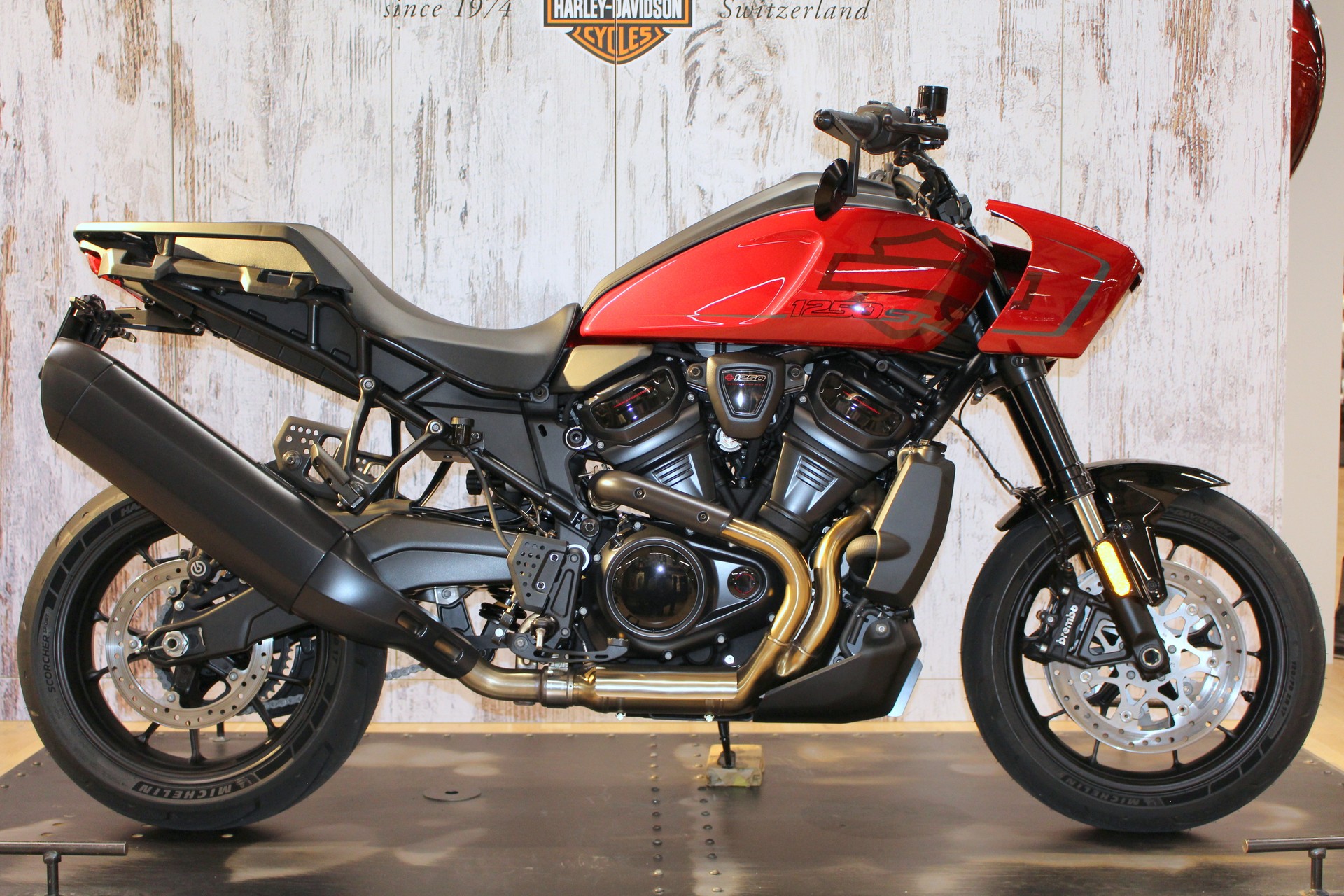 HARLEY-DAVIDSON RA1250ST Pan America ST-showroom-element-1
