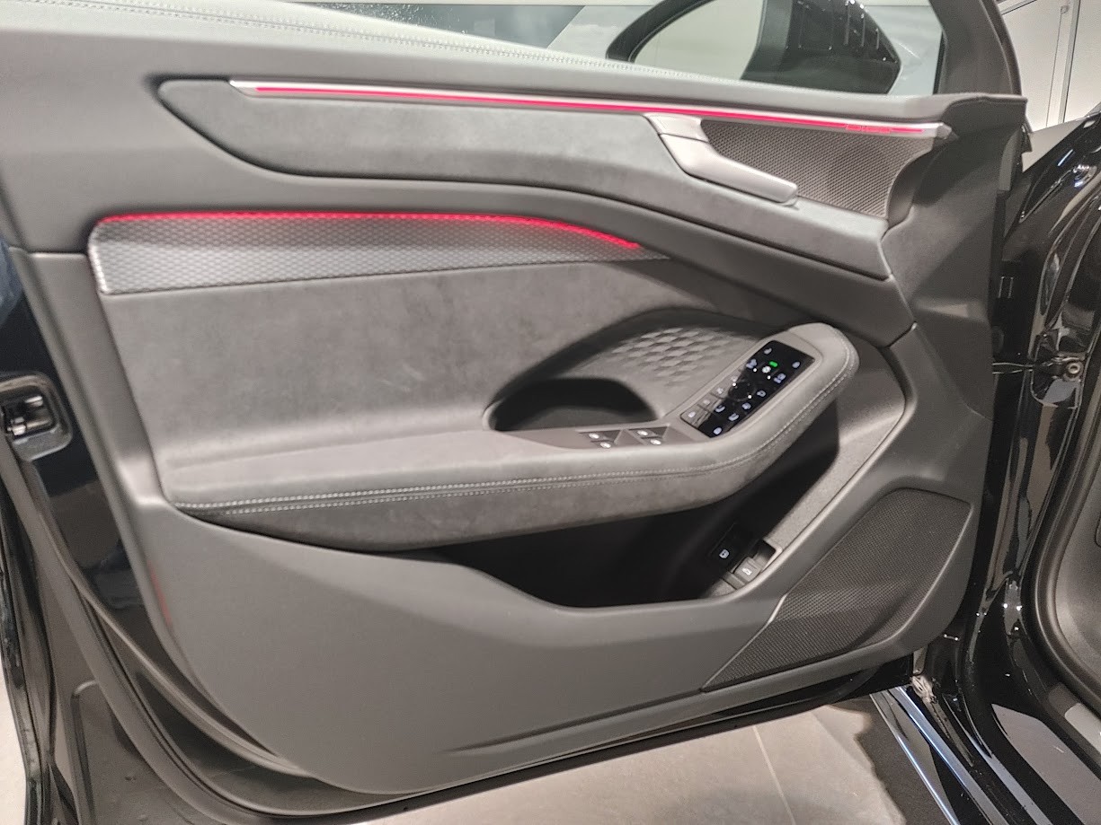 AUDI A6 Avant e-hybrid quattro 270 kW S tronic-image-2