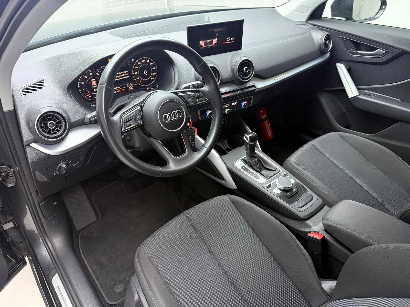 AUDI Q2 35 TFSI S line S-tronic-image-9