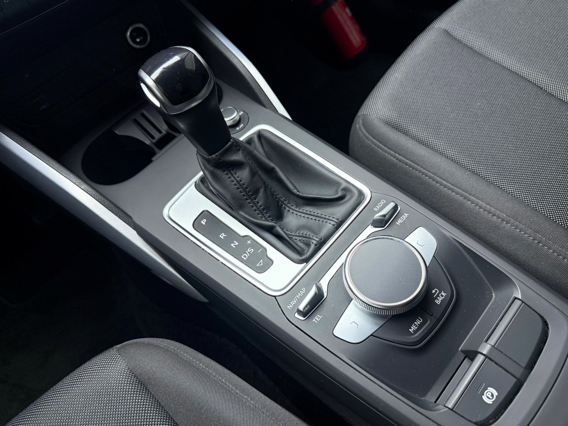 AUDI Q2 35 TFSI S line S-tronic-image-17