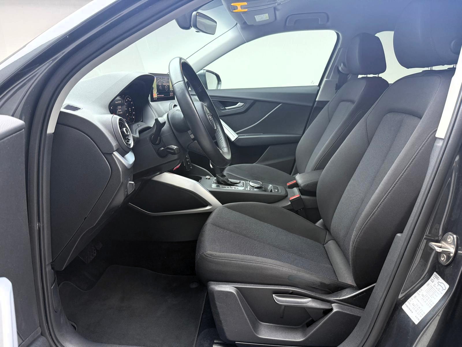 AUDI Q2 35 TFSI S line S-tronic-image-12