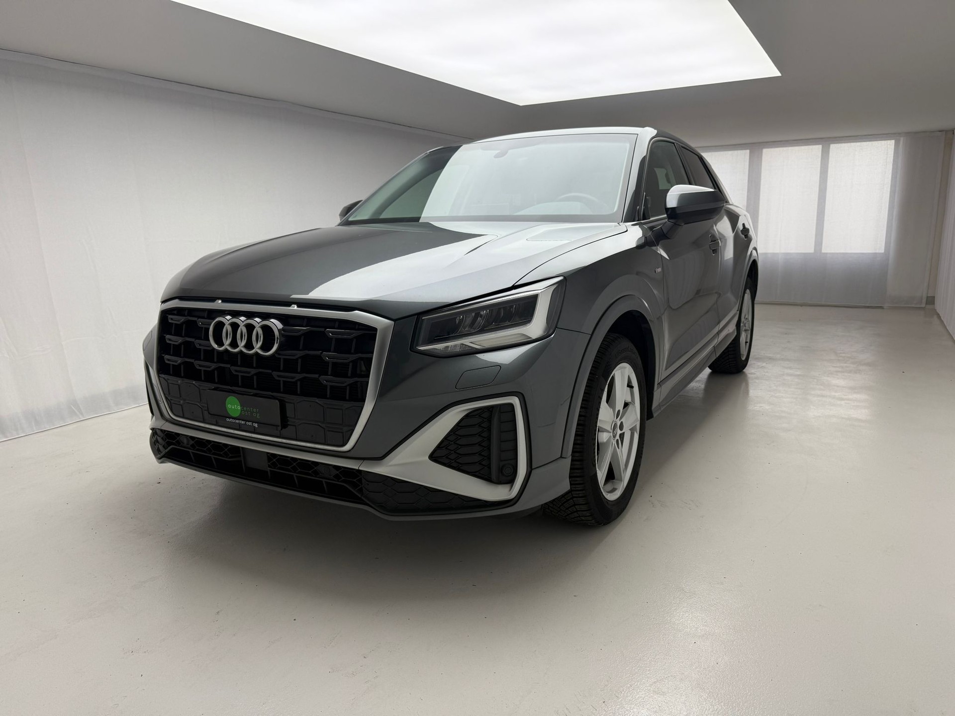 AUDI Q2 35 TFSI S line S-tronic-showroom-element-1