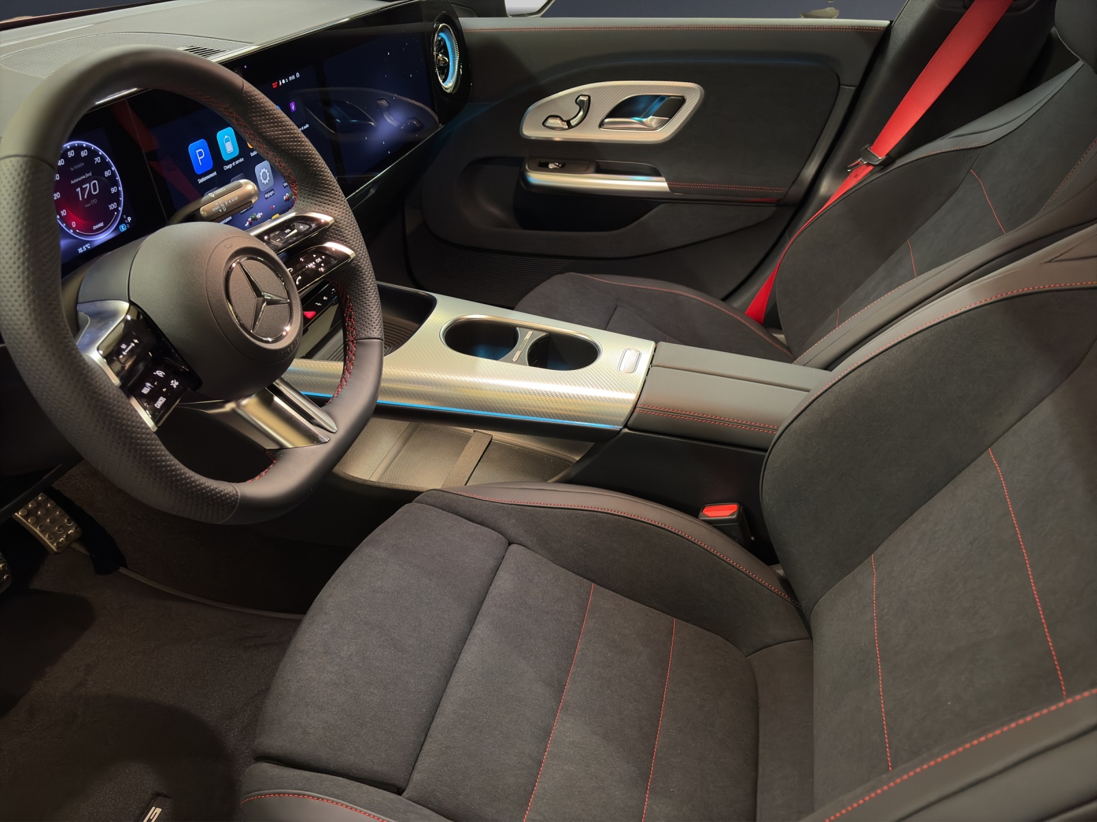MERCEDES-BENZ CLA 350 EQ 4MATIC-image-6