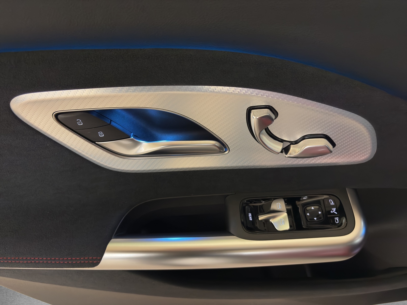 MERCEDES-BENZ CLA 350 EQ 4MATIC-image-5