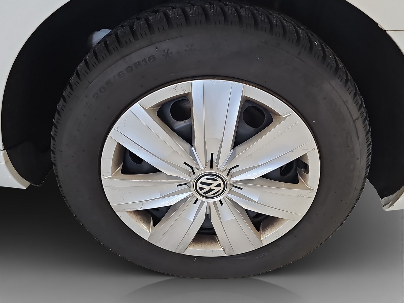 VW Passat 2.0 TDI BMT Business 4Motion DSG-image-13