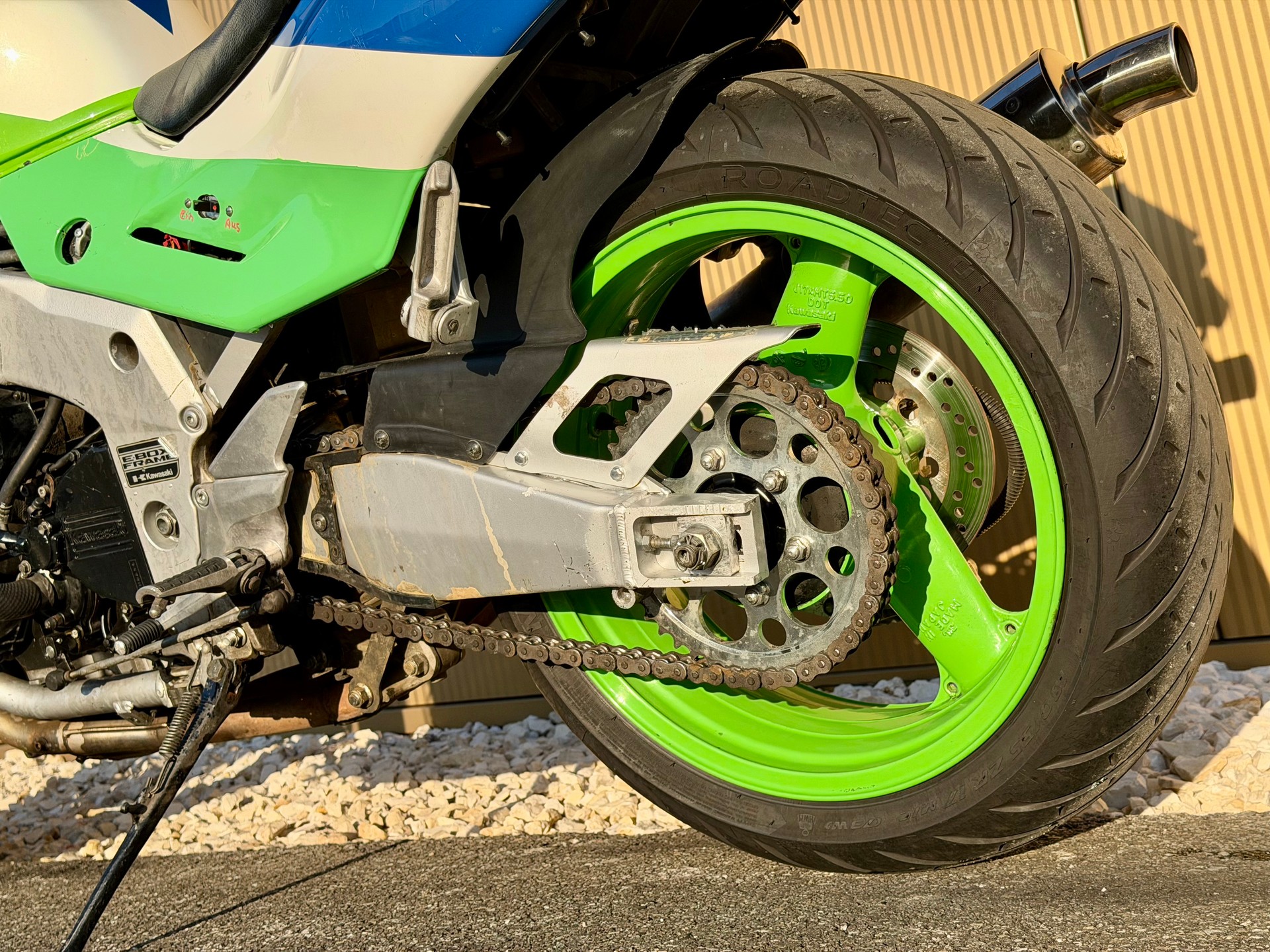 KAWASAKI ZXR-750-image-13