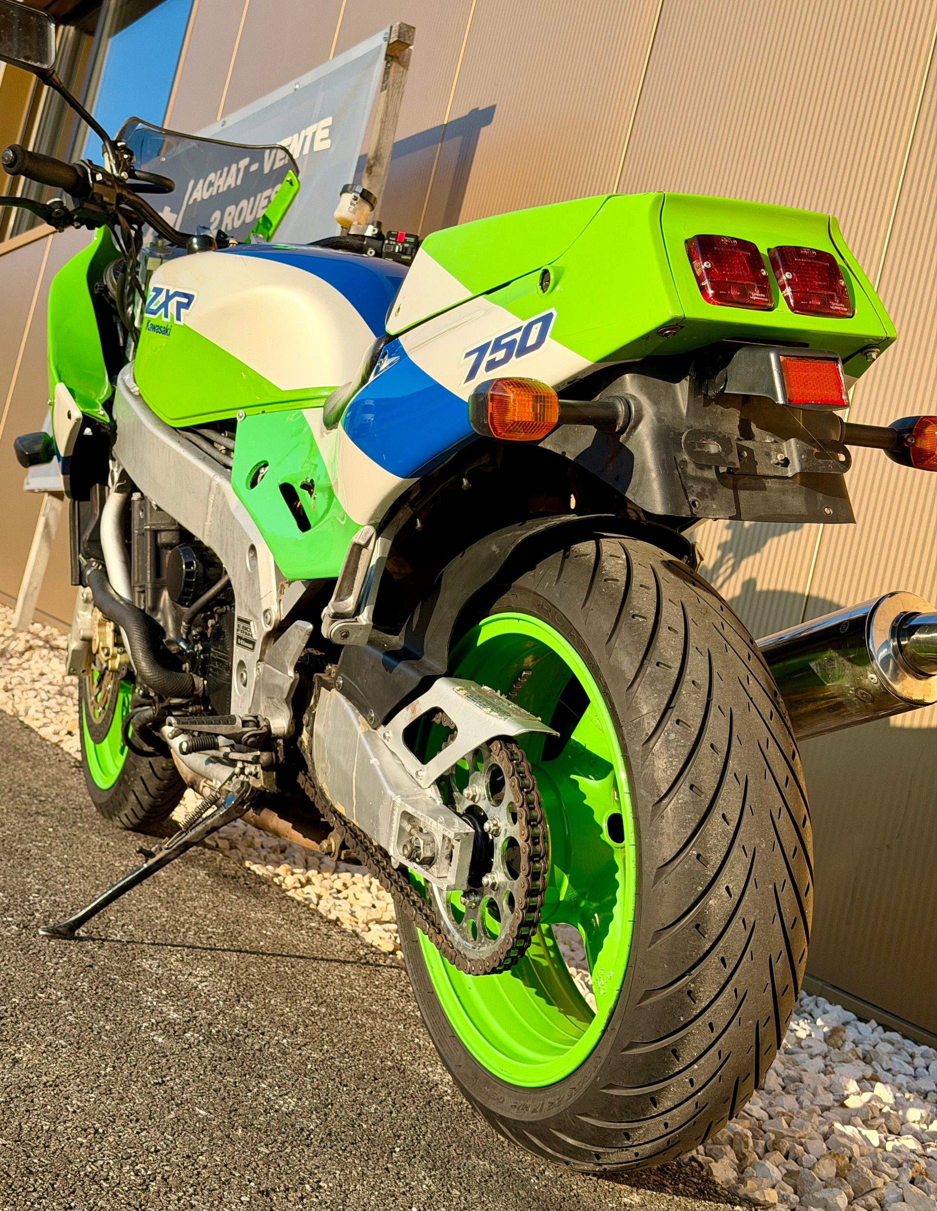 KAWASAKI ZXR-750-image-12