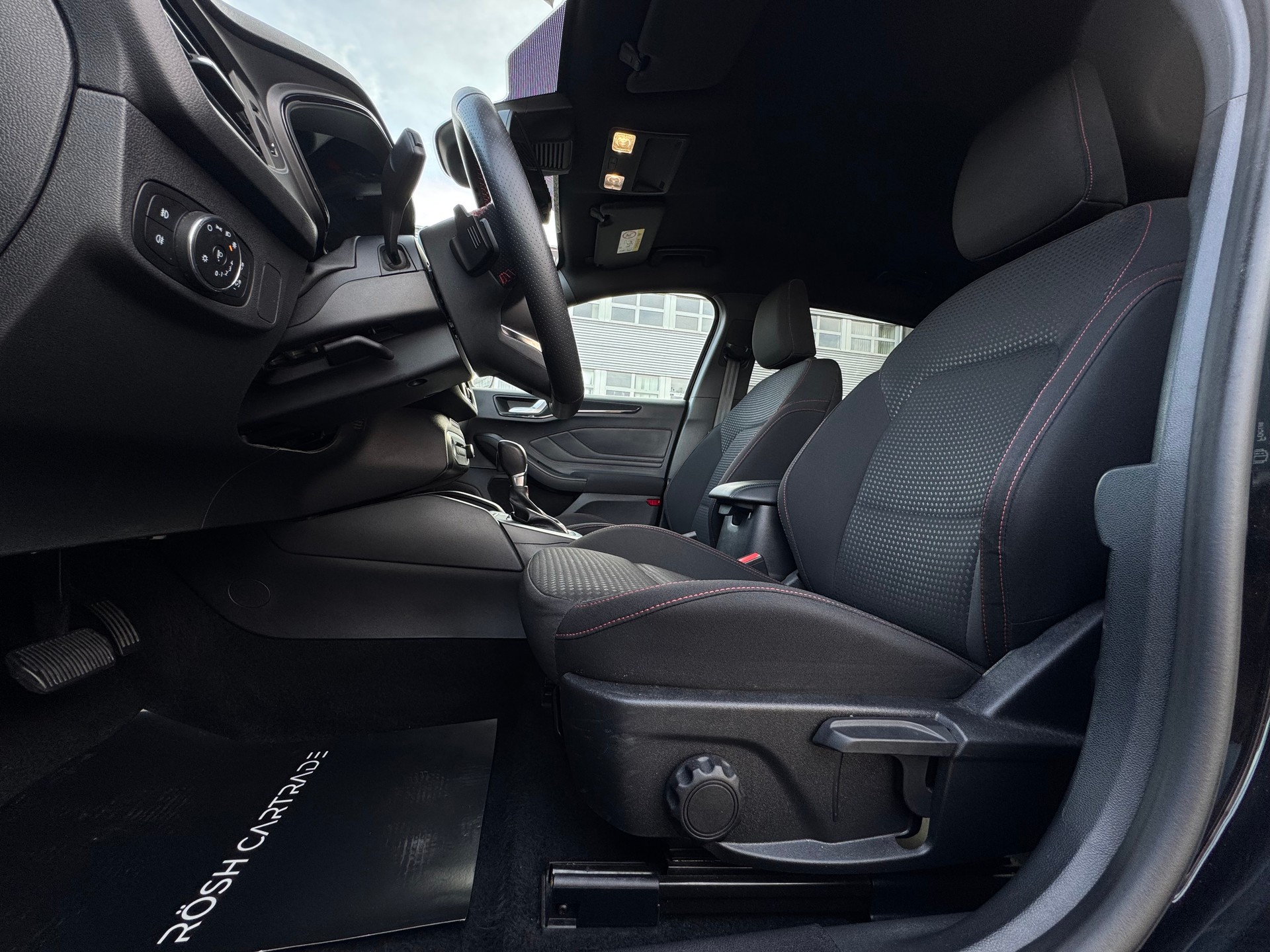 FORD Focus 1.0 MHEV ST-Line Vignale Automat-image-13