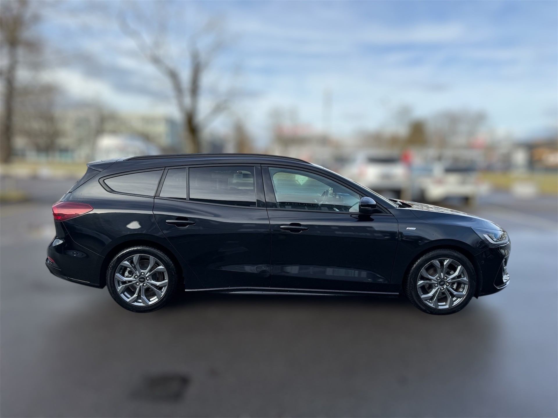 FORD Focus 1.0 MHEV ST-Line Vignale Automat-image-2