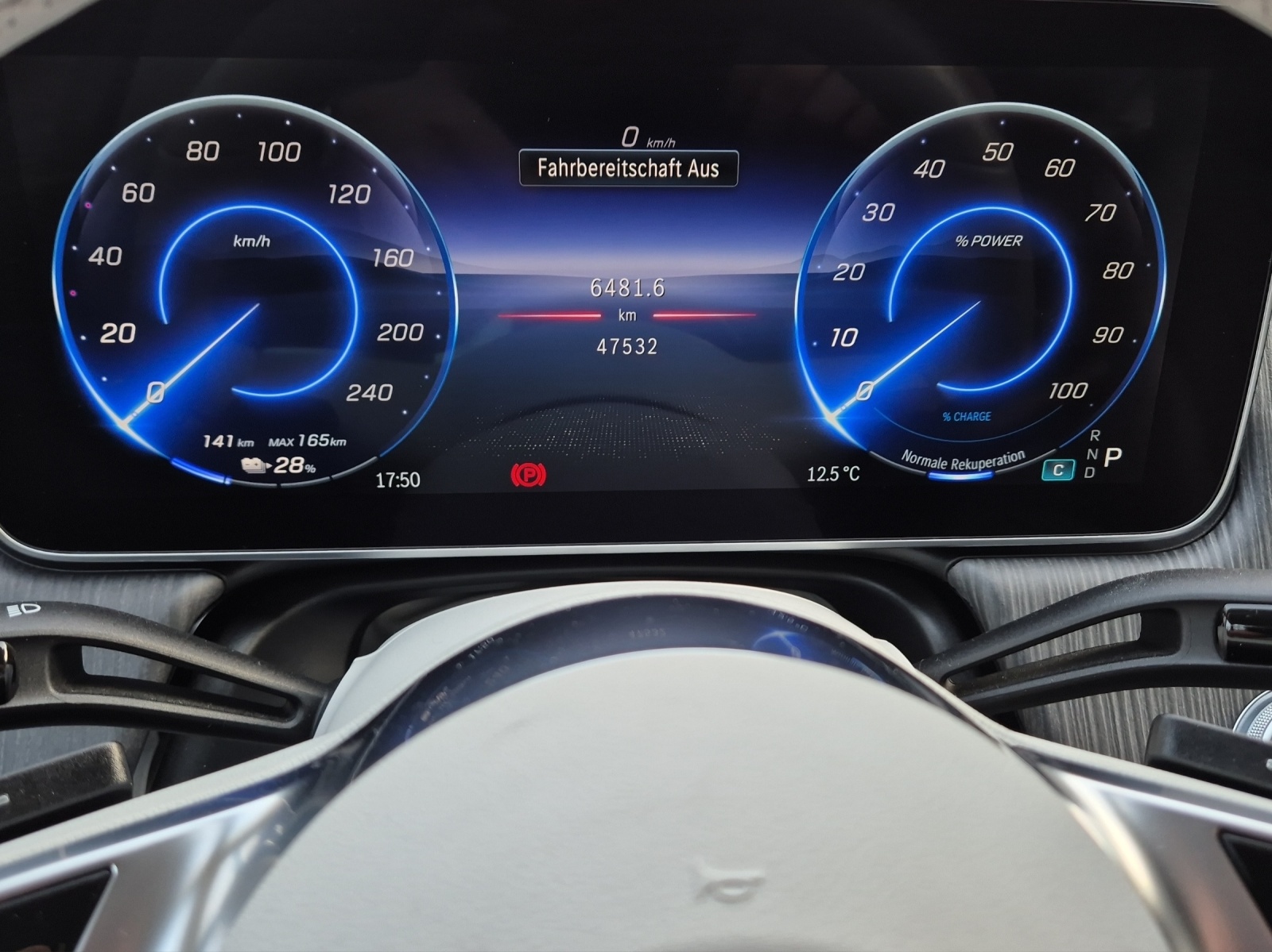 MERCEDES-BENZ EQE 300-image-11
