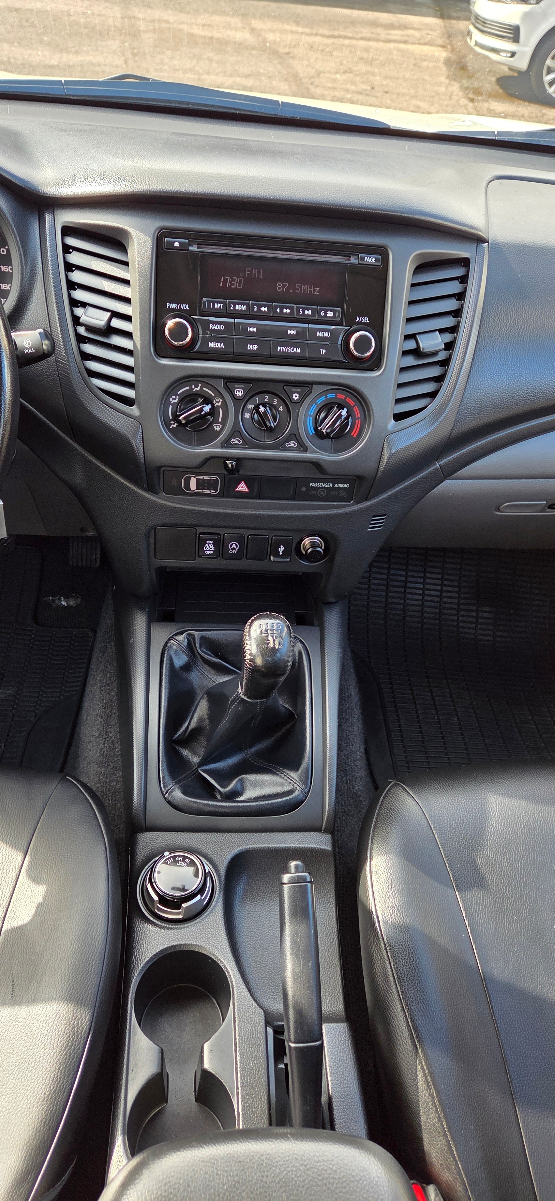 FIAT Fullback SX 2.4 MJ DC Primo 4WD. by Mitsubishi L200-image-8
