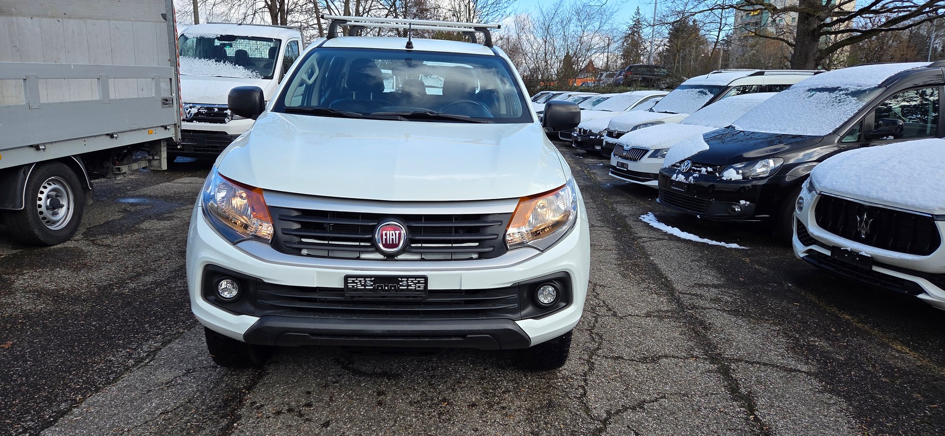 FIAT Fullback SX 2.4 MJ DC Primo 4WD. by Mitsubishi L200-image-1
