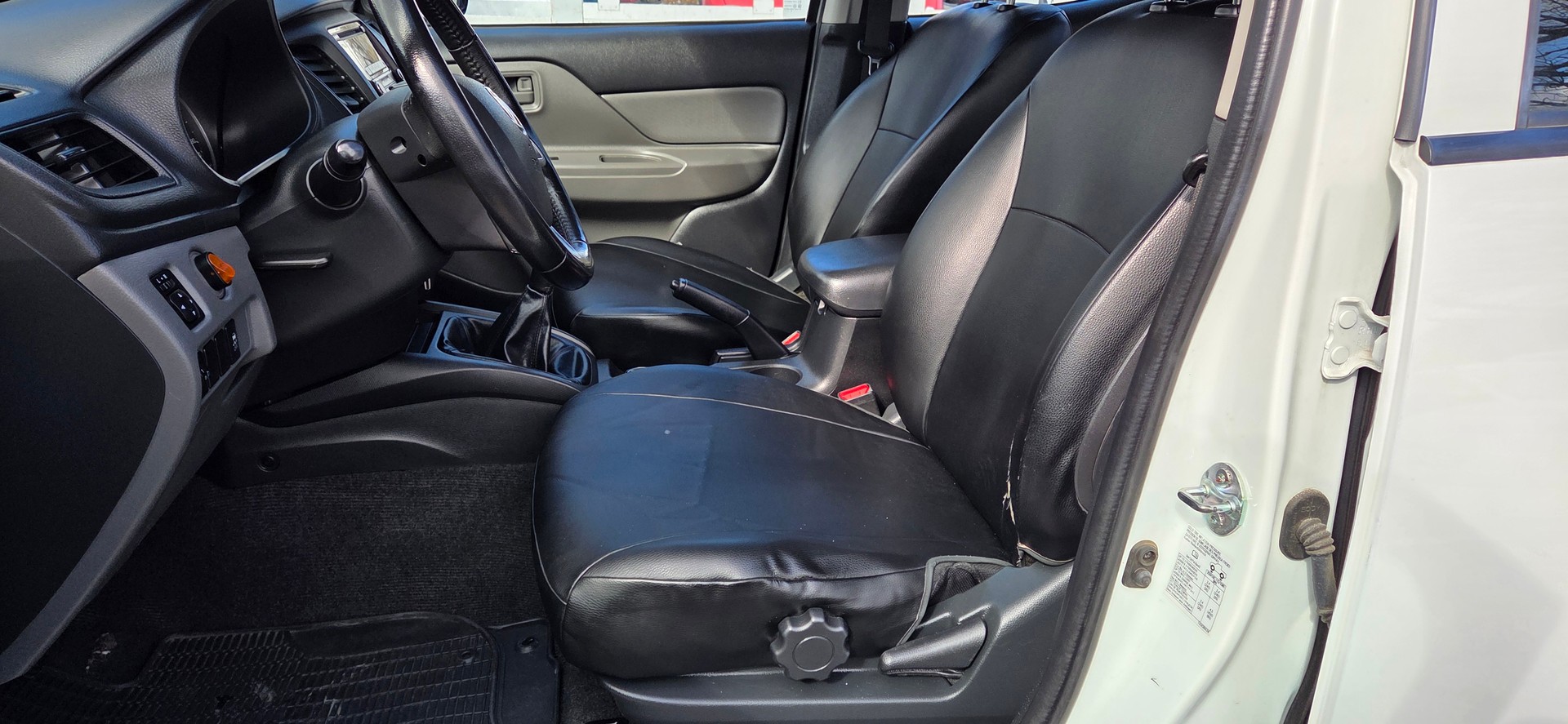 FIAT Fullback SX 2.4 MJ DC Primo 4WD. by Mitsubishi L200-image-6