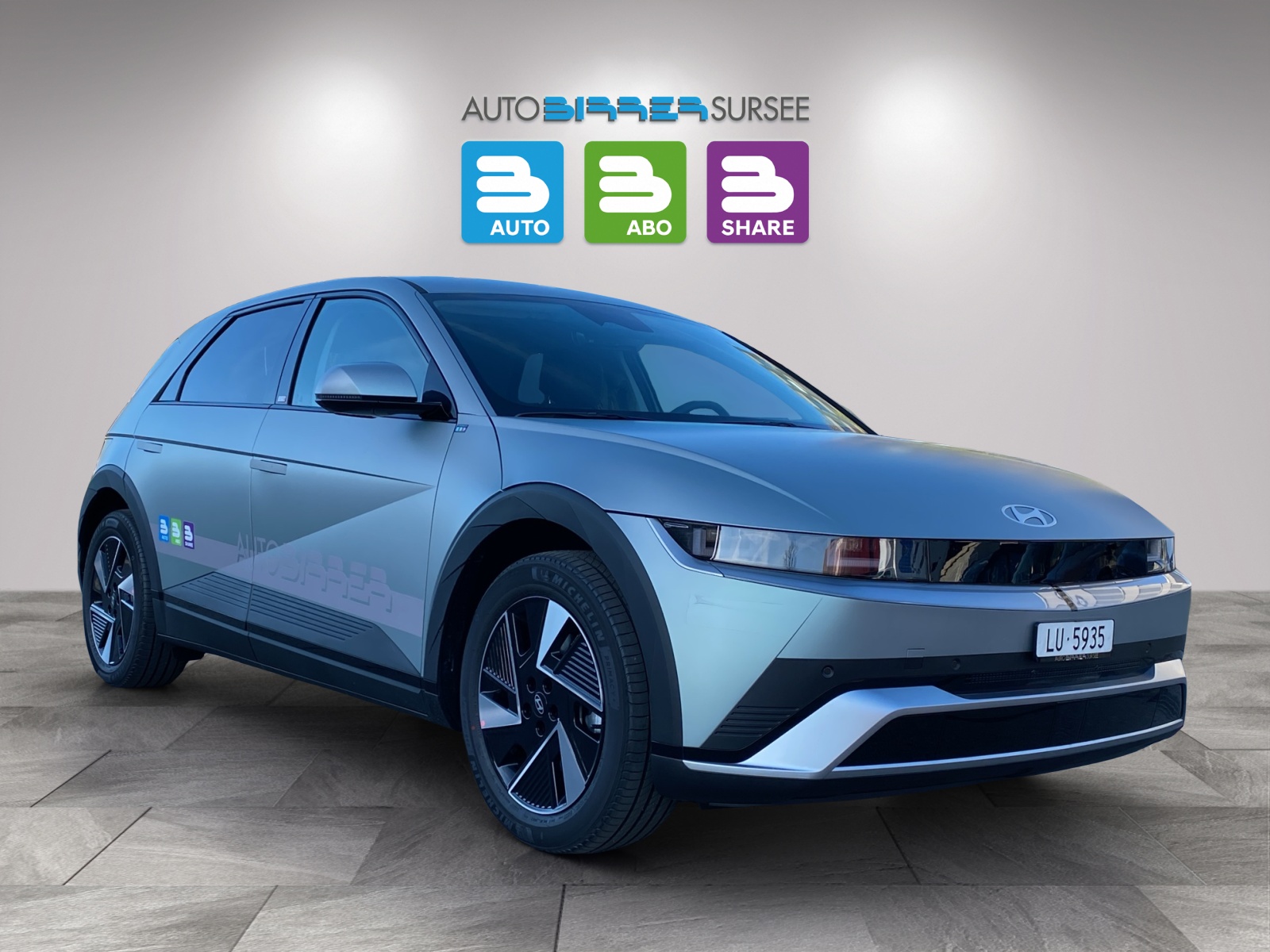 HYUNDAI Ioniq 5 Amplia 4WD-showroom-element-2